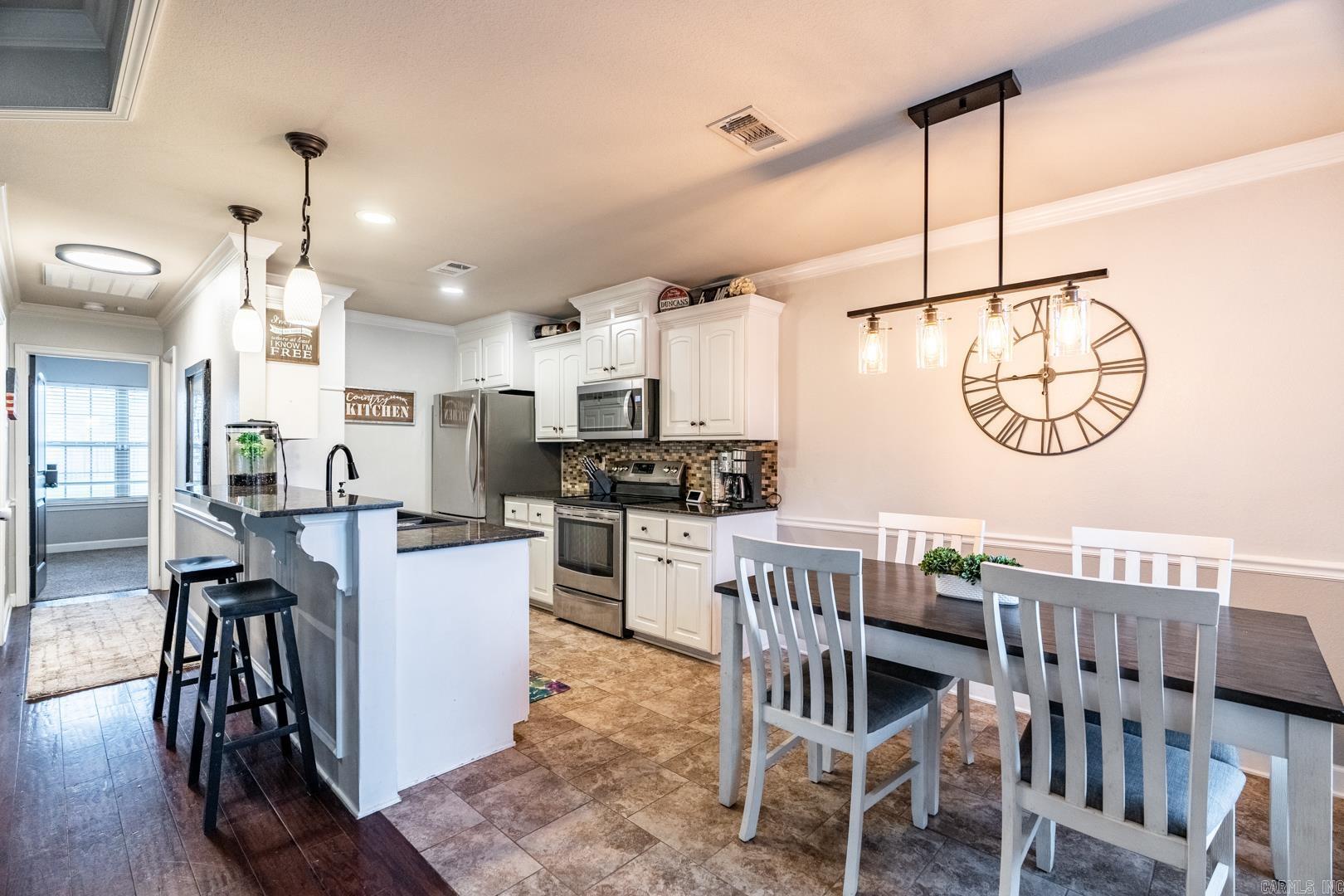 MAGNOLIA ESTATES - Residential