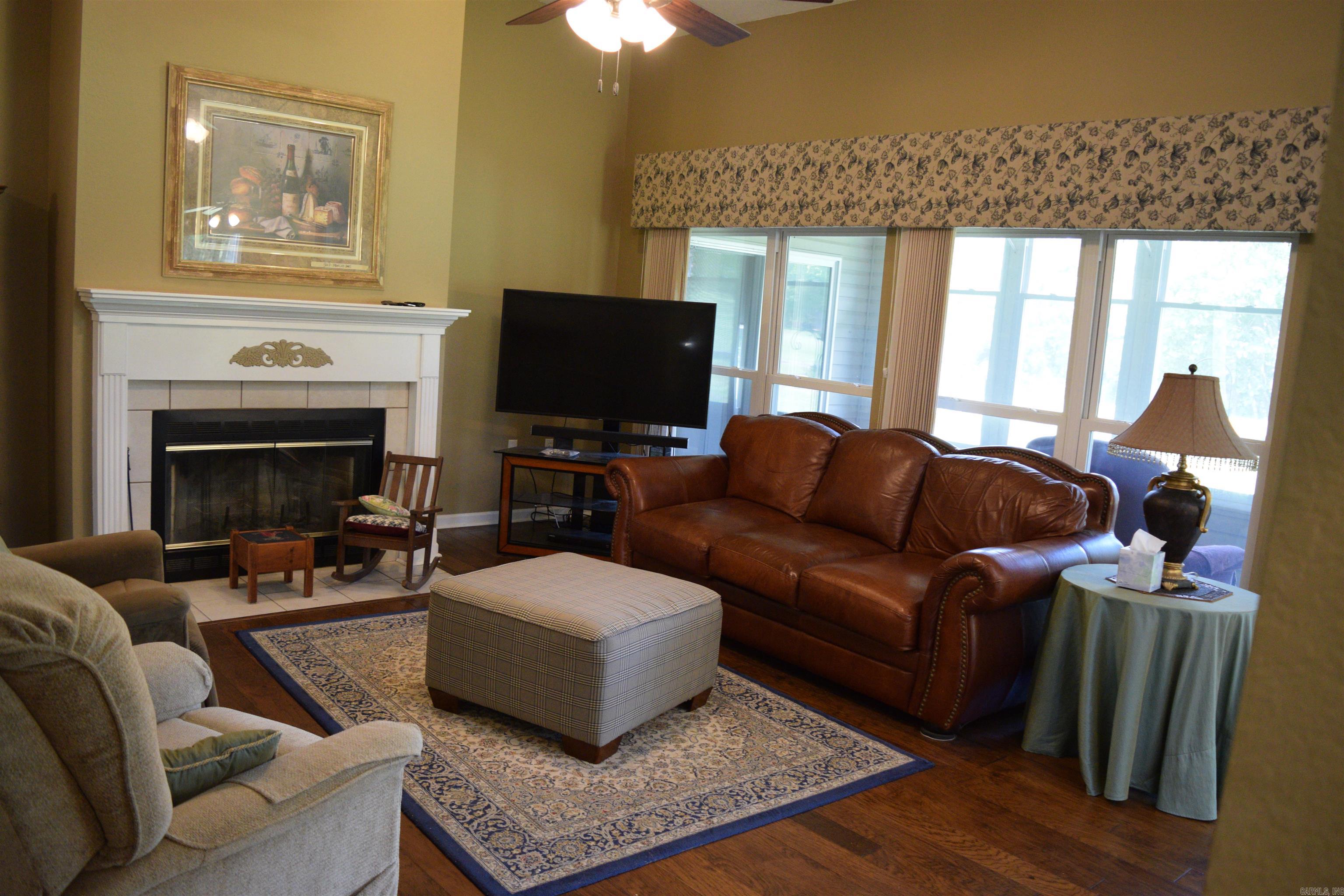 INDIAN HILLS - Residential