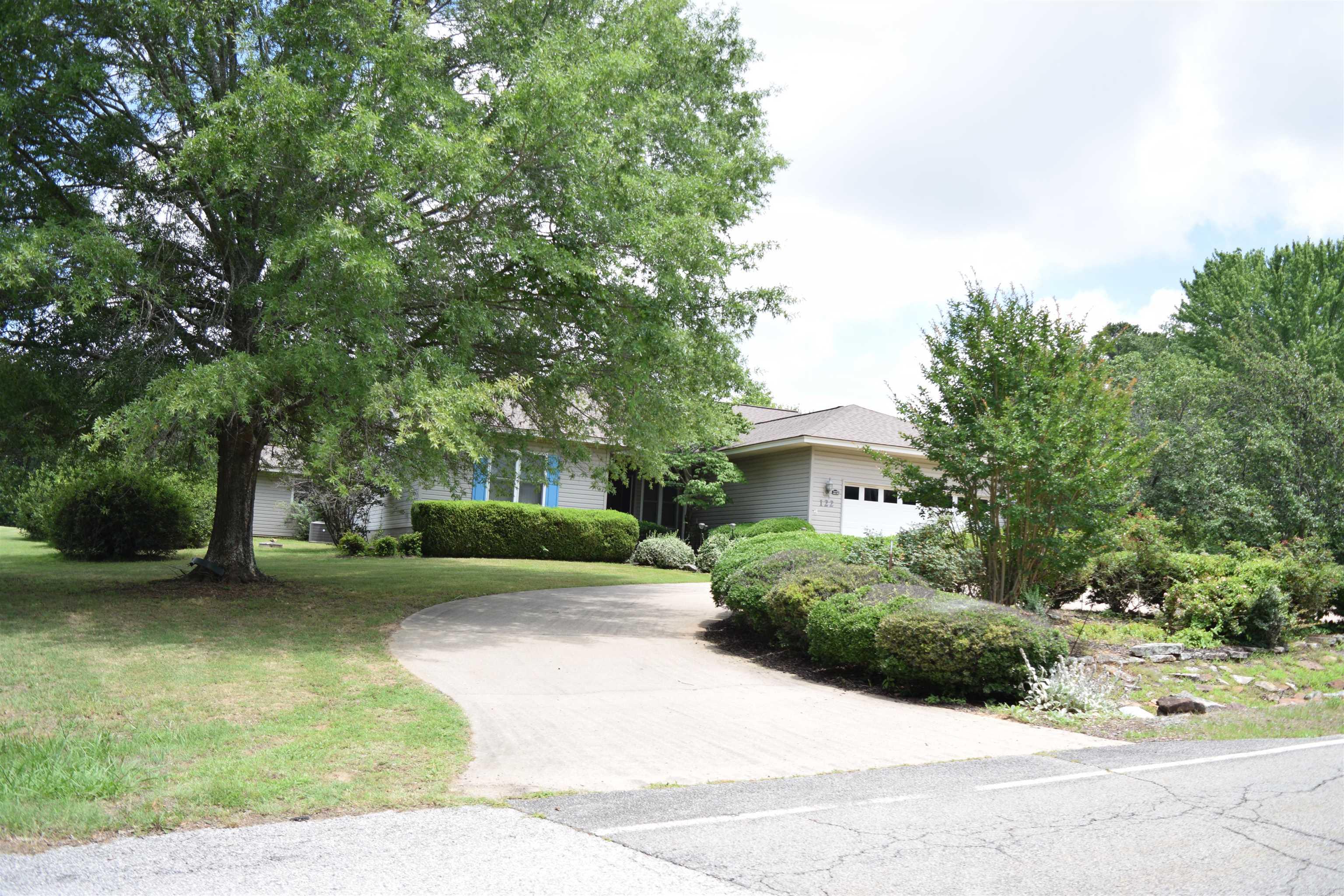INDIAN HILLS - Residential