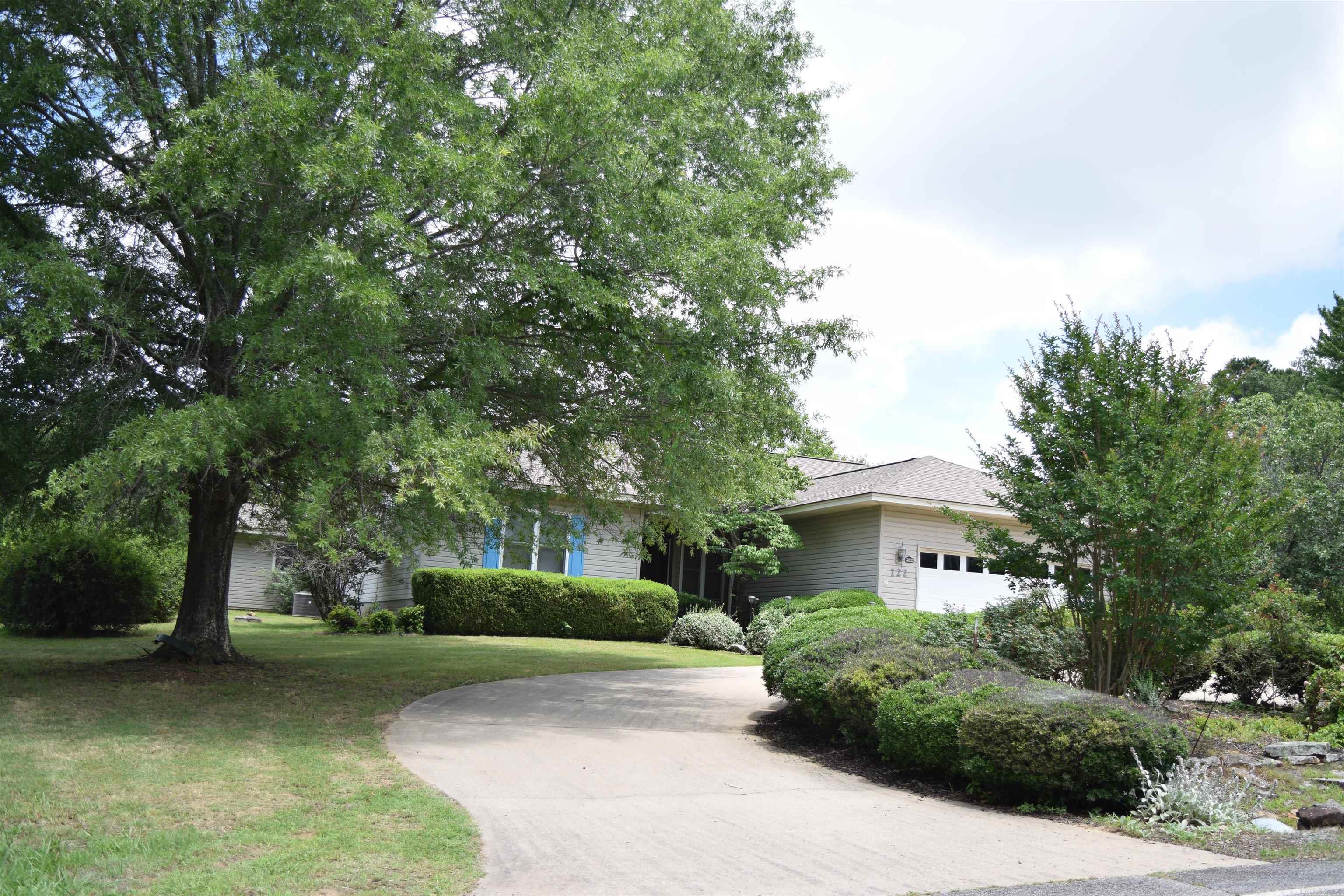 INDIAN HILLS - Residential