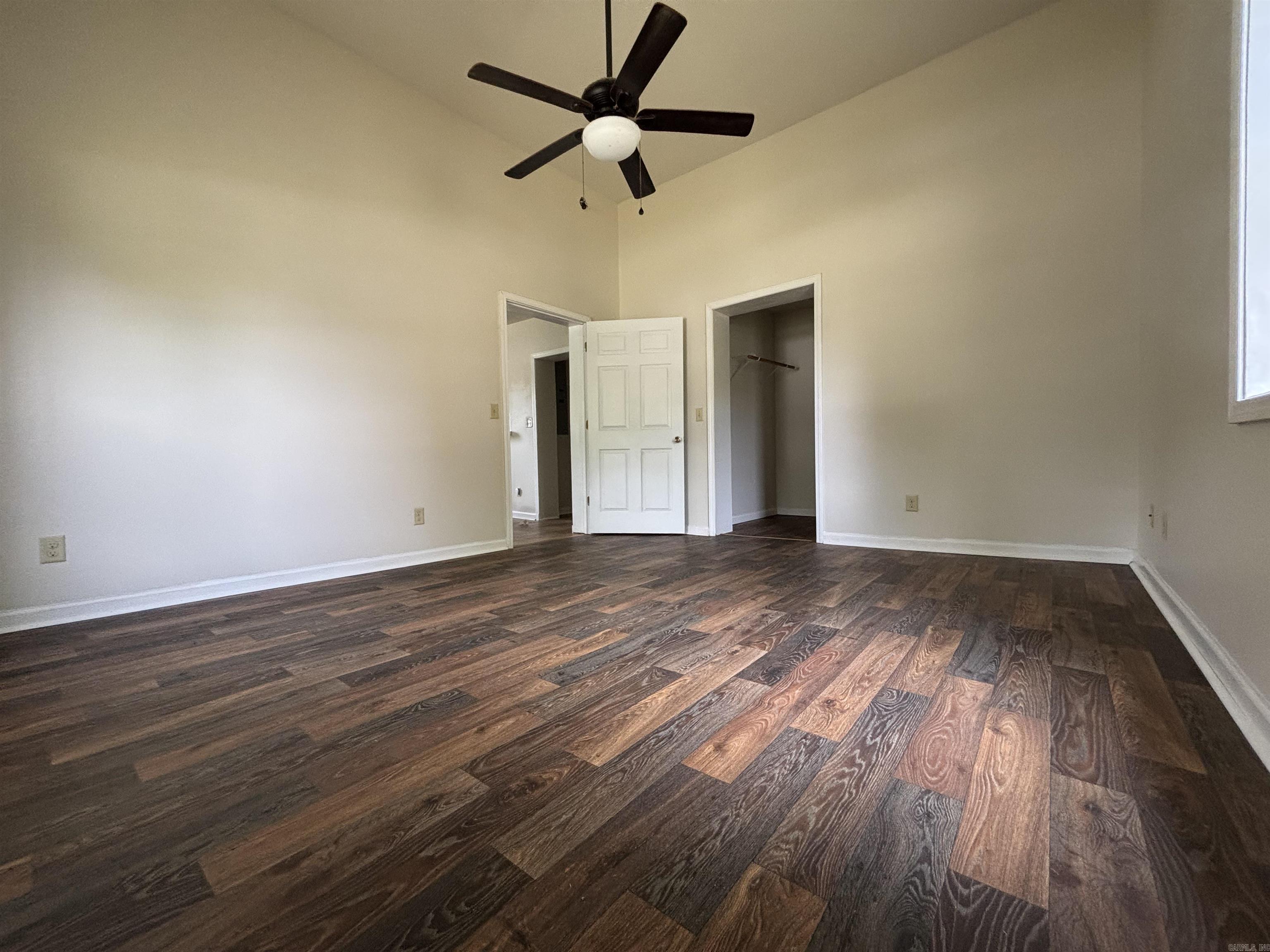 Mena Original - Residential