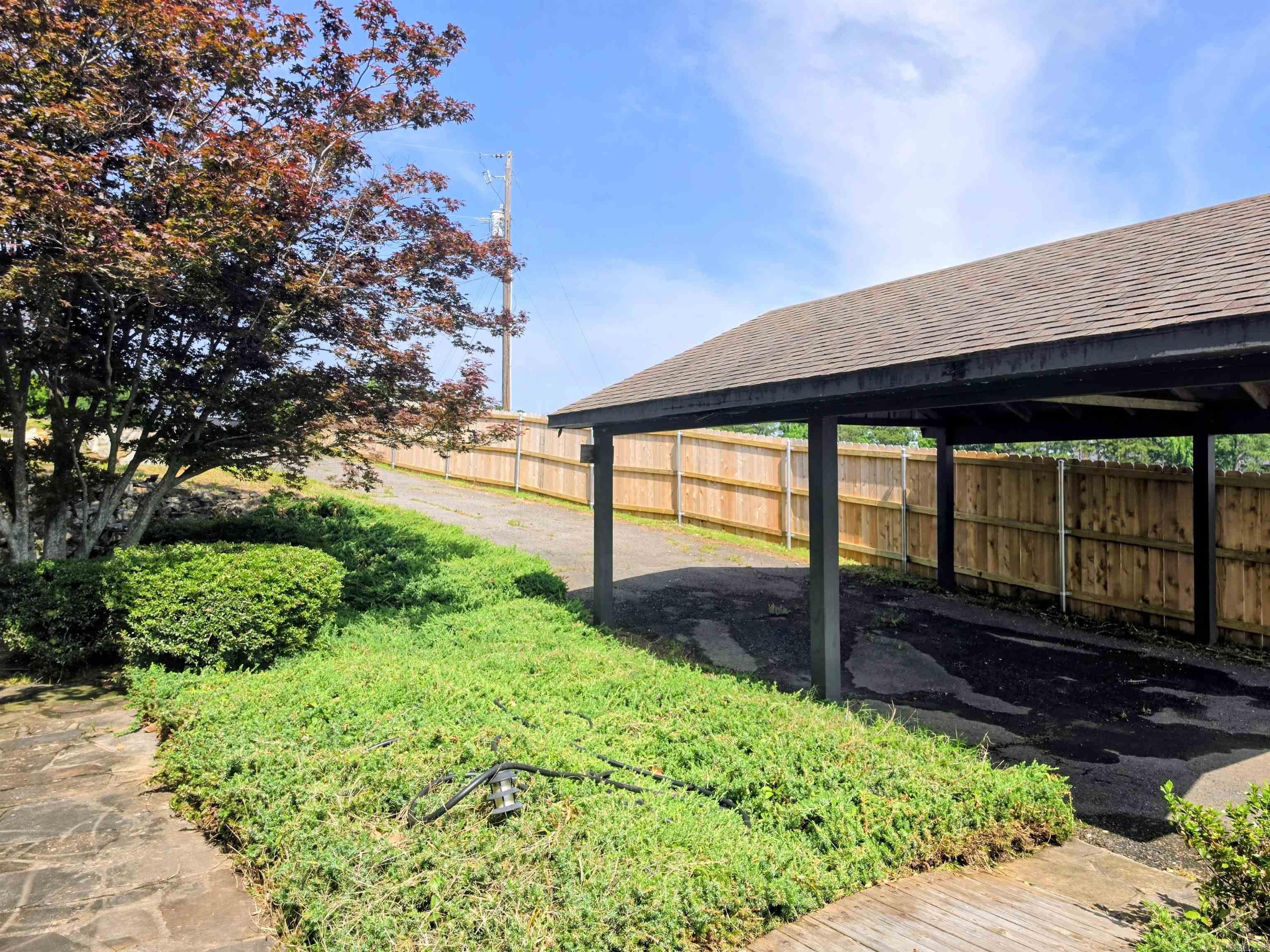 LAKEVIEW COURTS - Residential