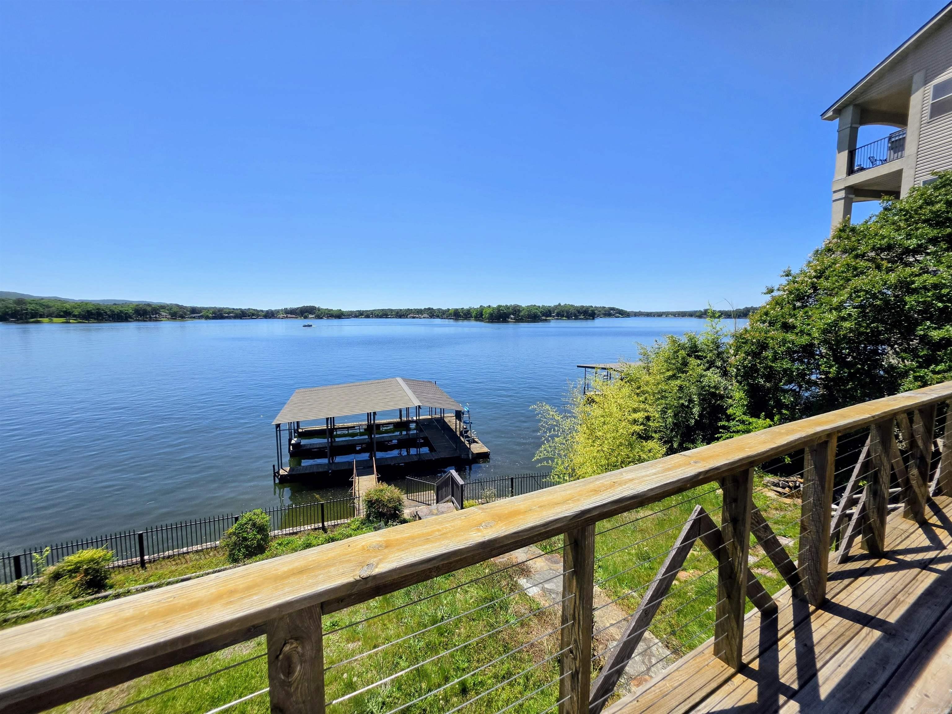 LAKEVIEW COURTS - Residential