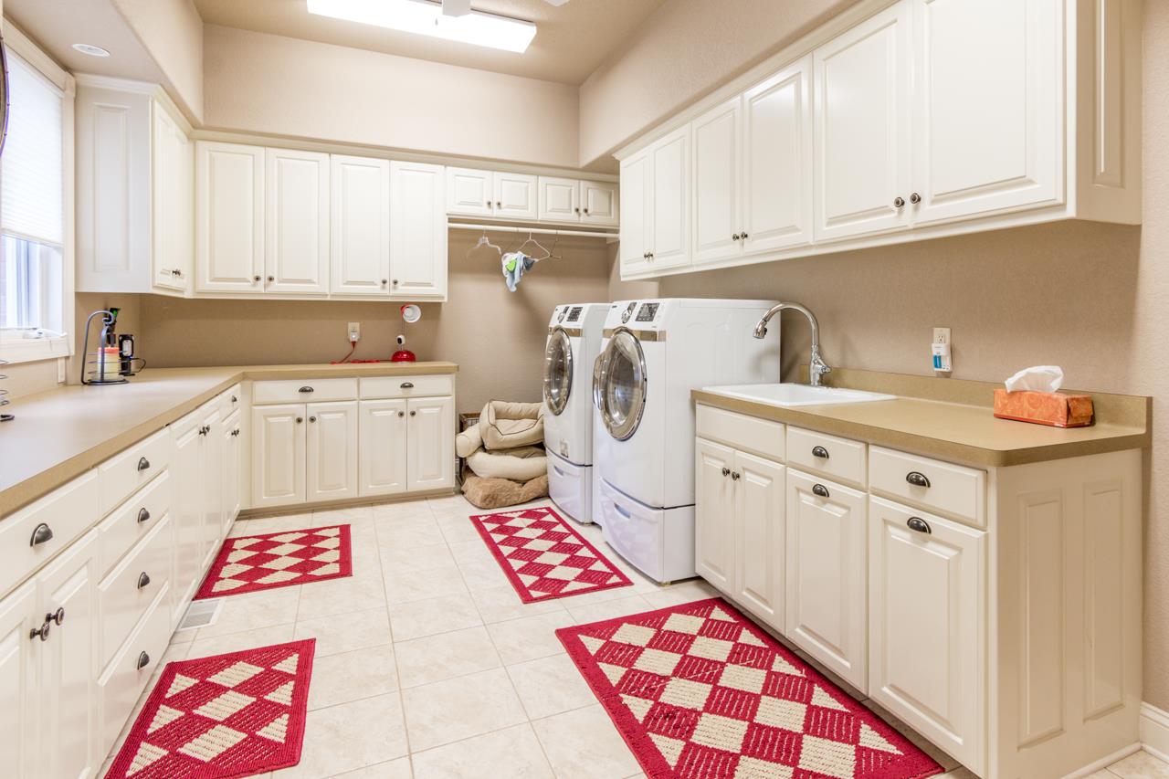 ADORACION - Residential