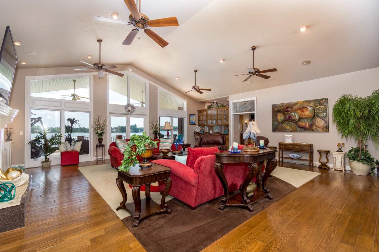 ADORACION - Residential
