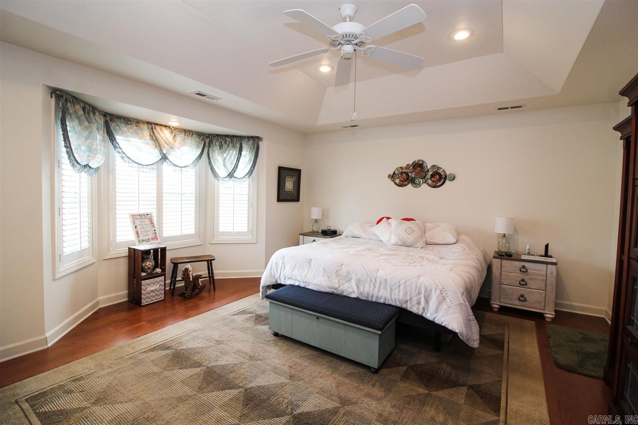 ENCLAVE - Residential