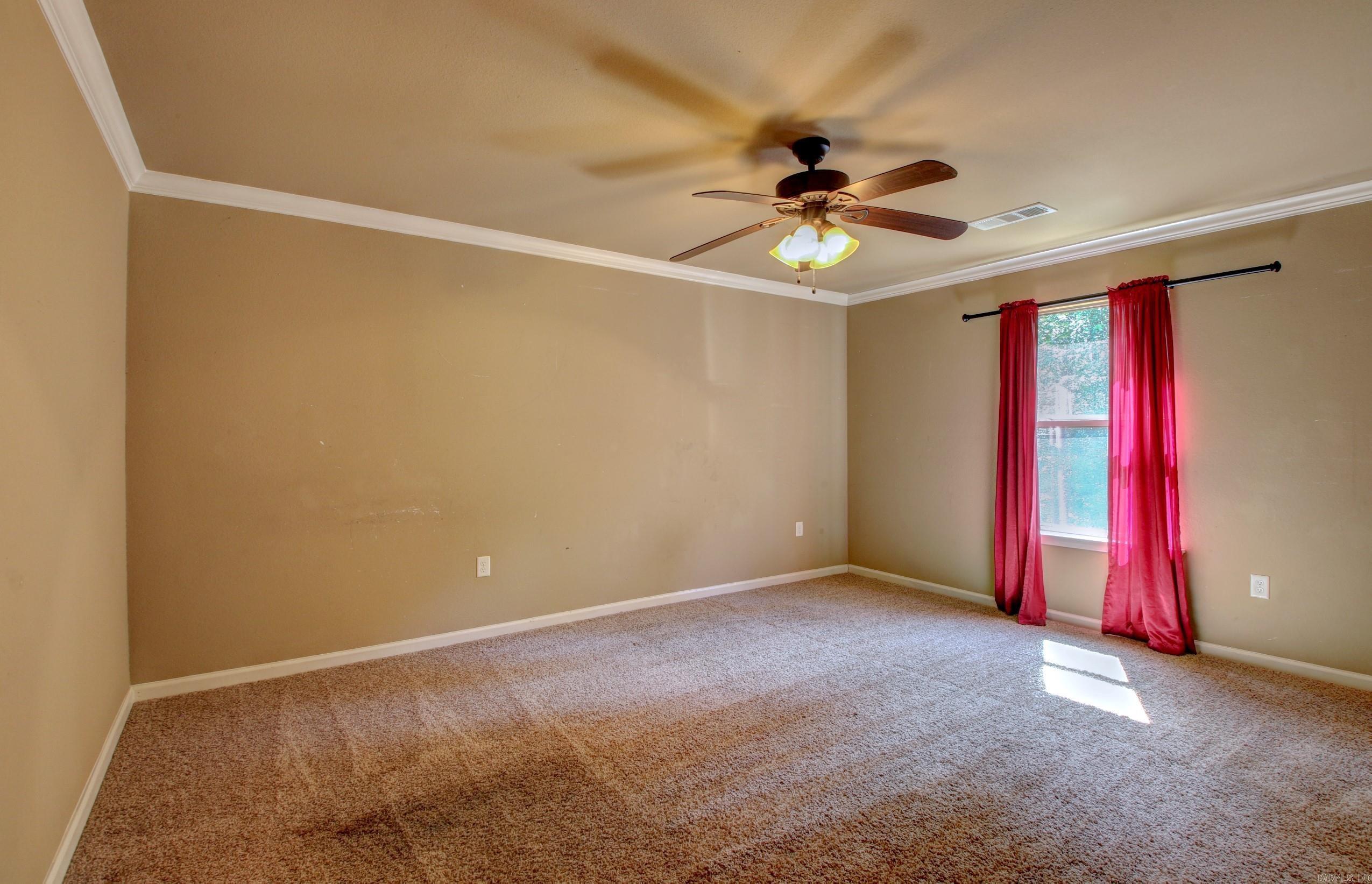 PINEWOOD ESTATES - Residential