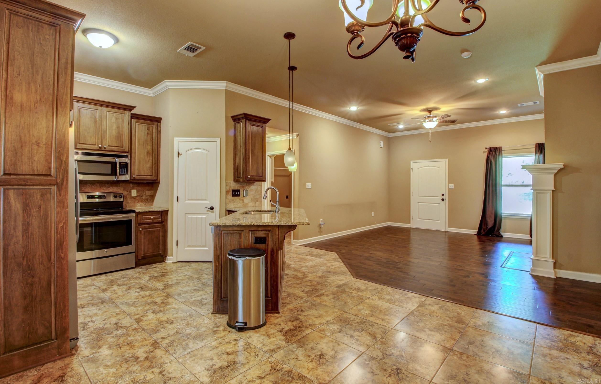 PINEWOOD ESTATES - Residential