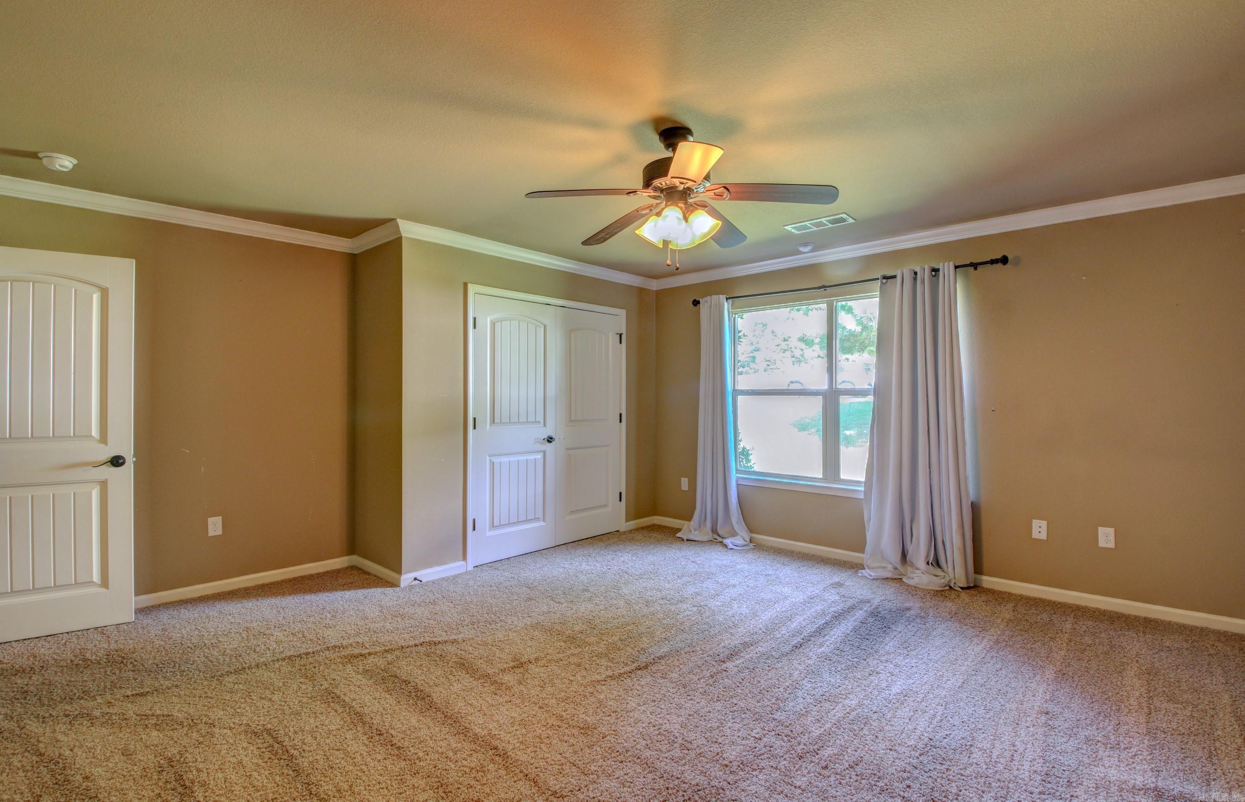 PINEWOOD ESTATES - Residential