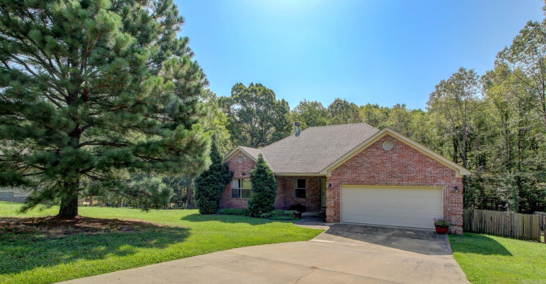 PINEWOOD ESTATES - Residential