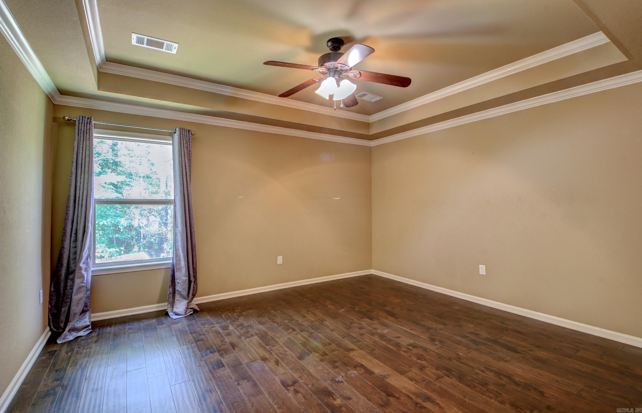 PINEWOOD ESTATES - Residential