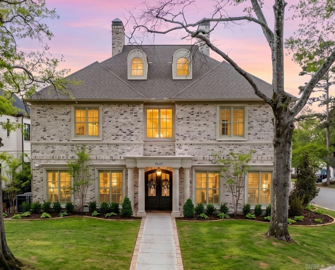 Spectacular newer built home in the heart of the Heights.  Gorgeous street appeal and fabulous decor combine to offer the ultimate setting for family living and entertaining! Exceptional quality throughout with every amenity. Stunning entry flanked by oak room study and banquet dining. Incredible kitchen with quality appliances and impeccable design including scullery and downstairs laundry. Wonderful guest suite. Sublime primary suite with sitting area and luxurious bath. 2 additional guest suites, home office or 5th bedroom along with spacious family living/media room centrally located and ideal family gatherings. Wonderful covered terrace with outdoor kitchen and fireplace. Lush landscape with pristine pool and putting green. Oversized garage with guest suite.