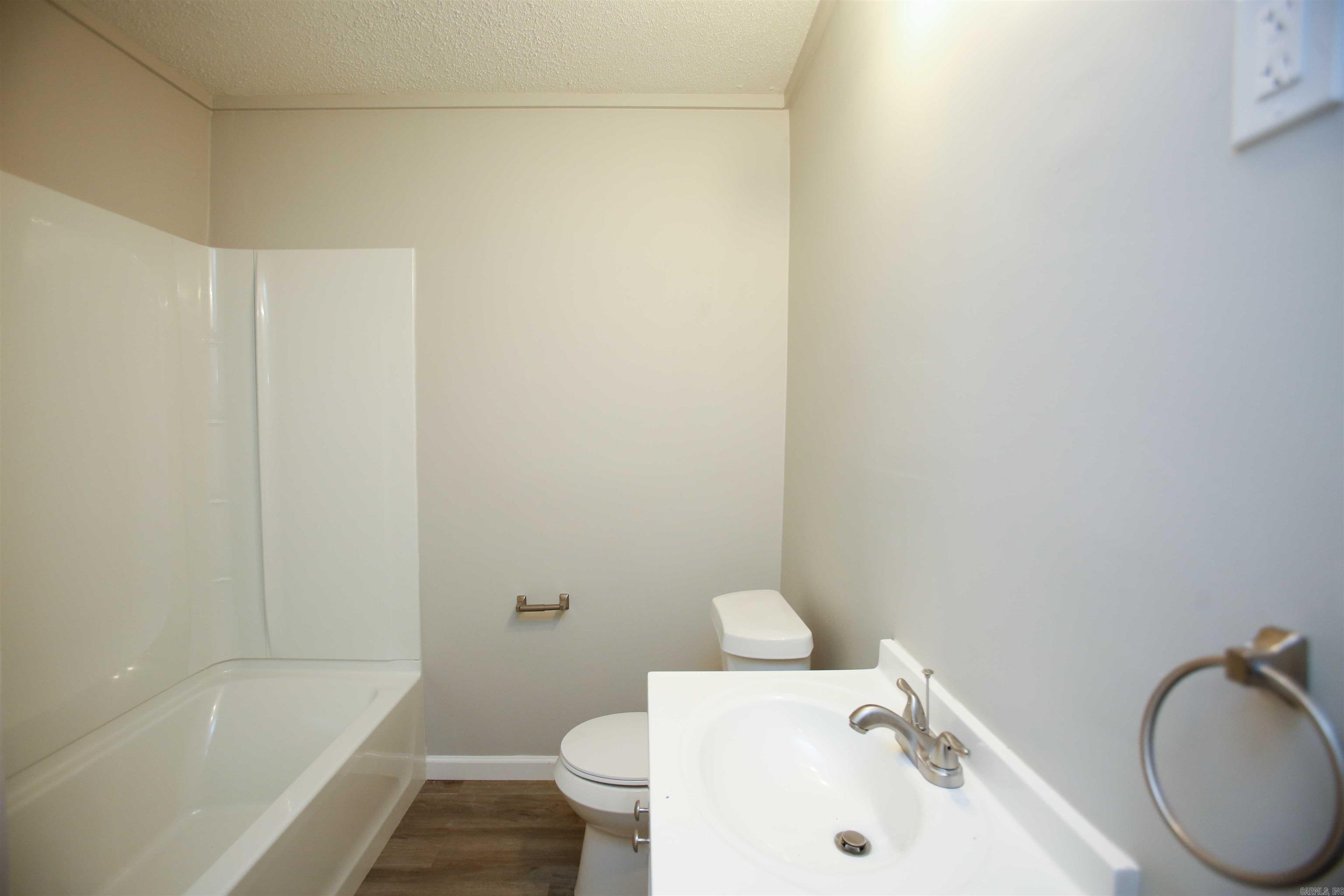 Harwell R F - Residential Lease