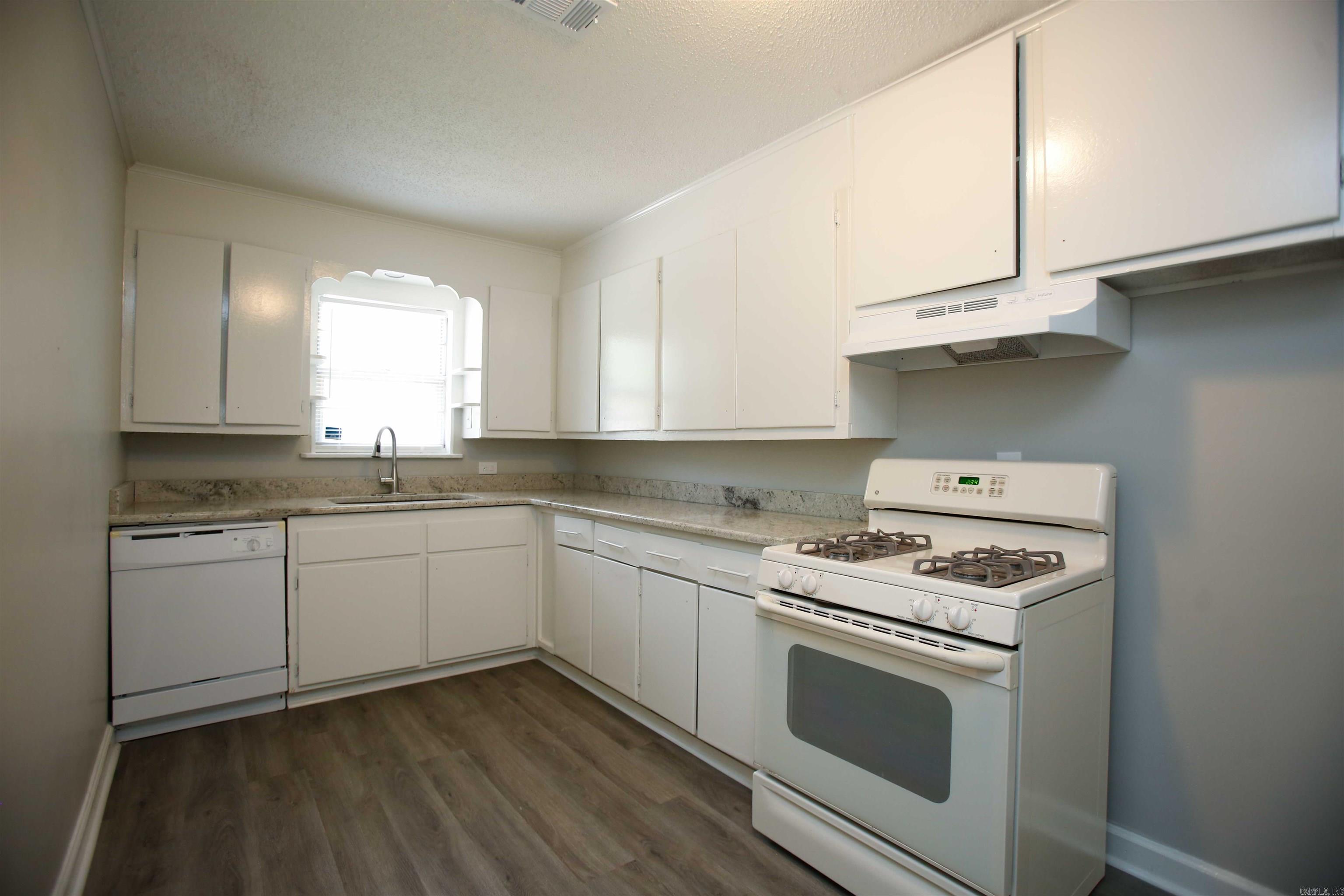 Harwell R F - Residential Lease