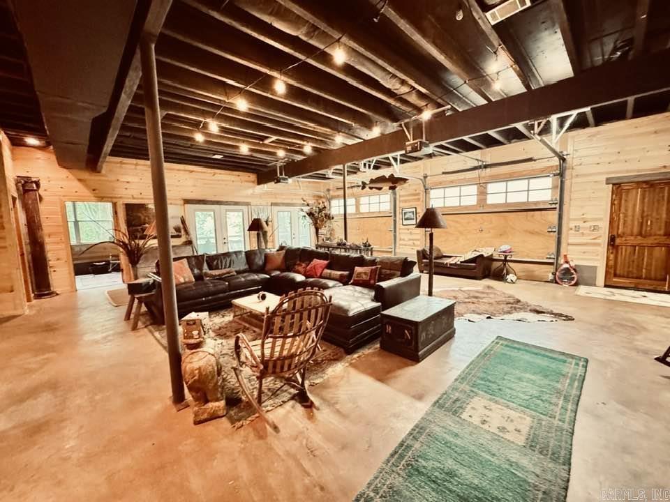 WHITE RIVER ESTATES - Residential