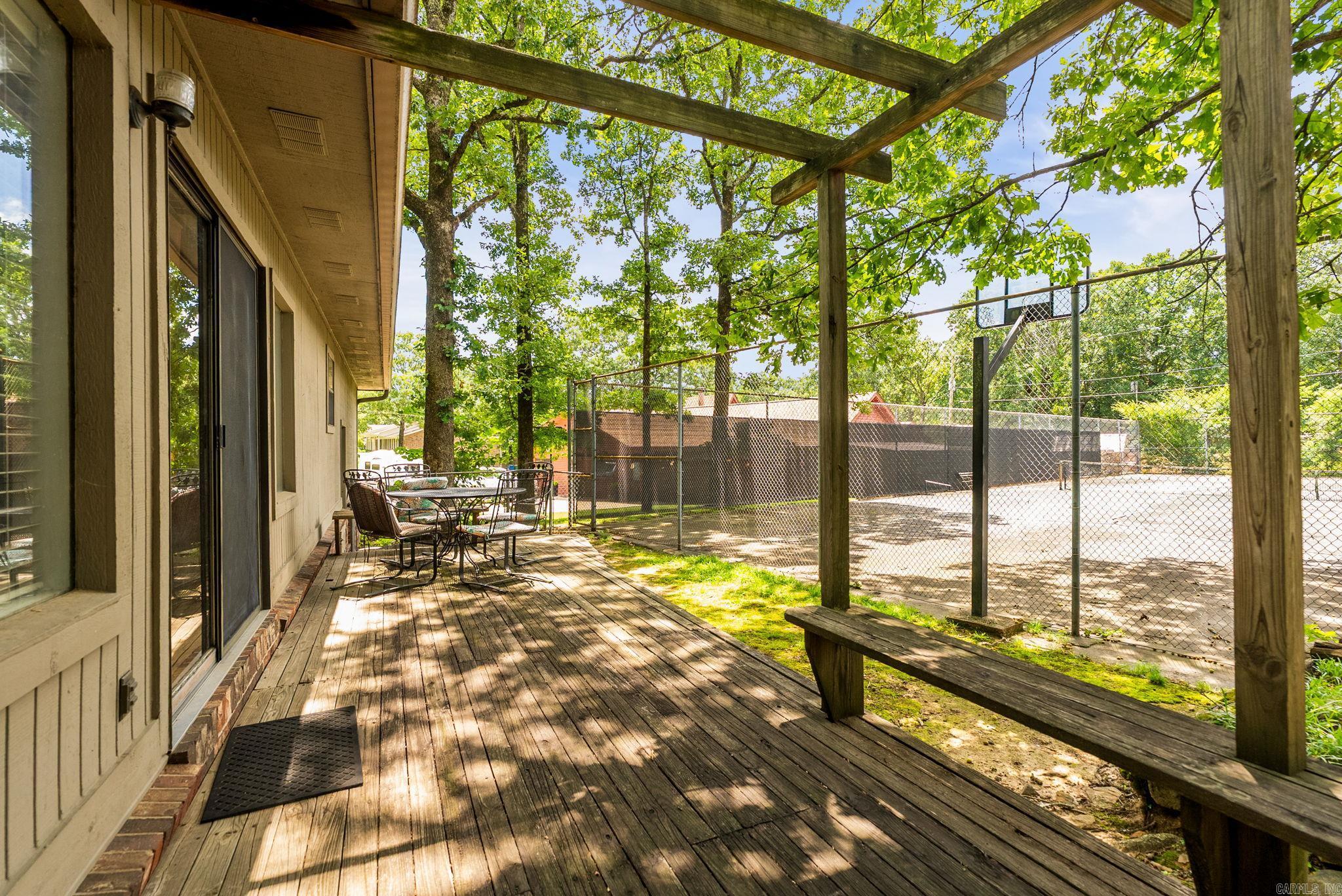 INDIAN HILLS - Residential