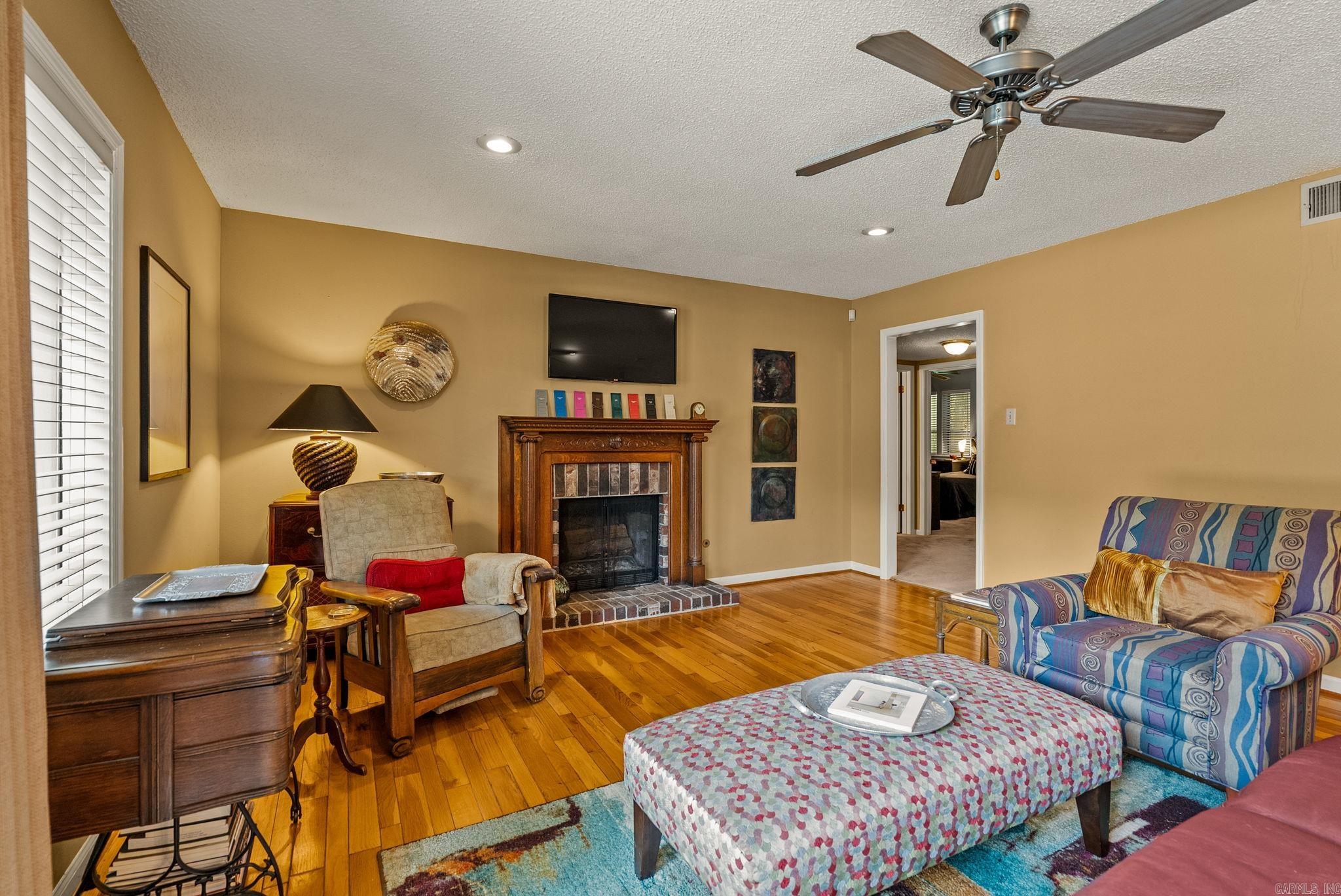 INDIAN HILLS - Residential