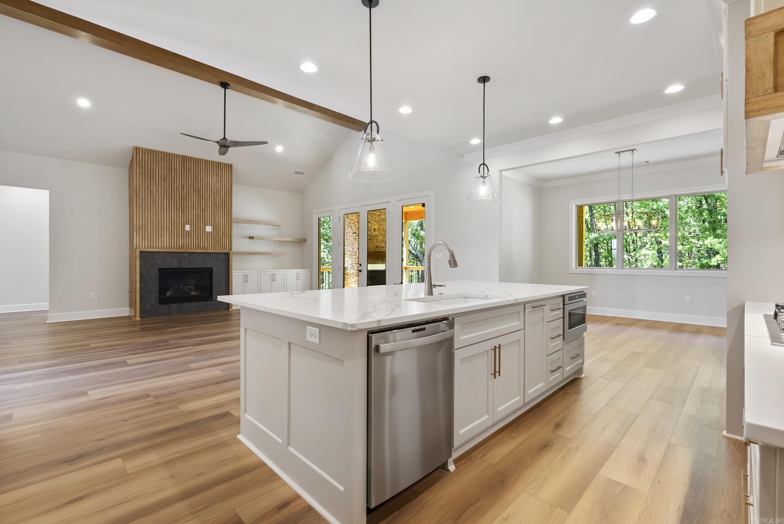 BEAR DEN ESTATES - Residential