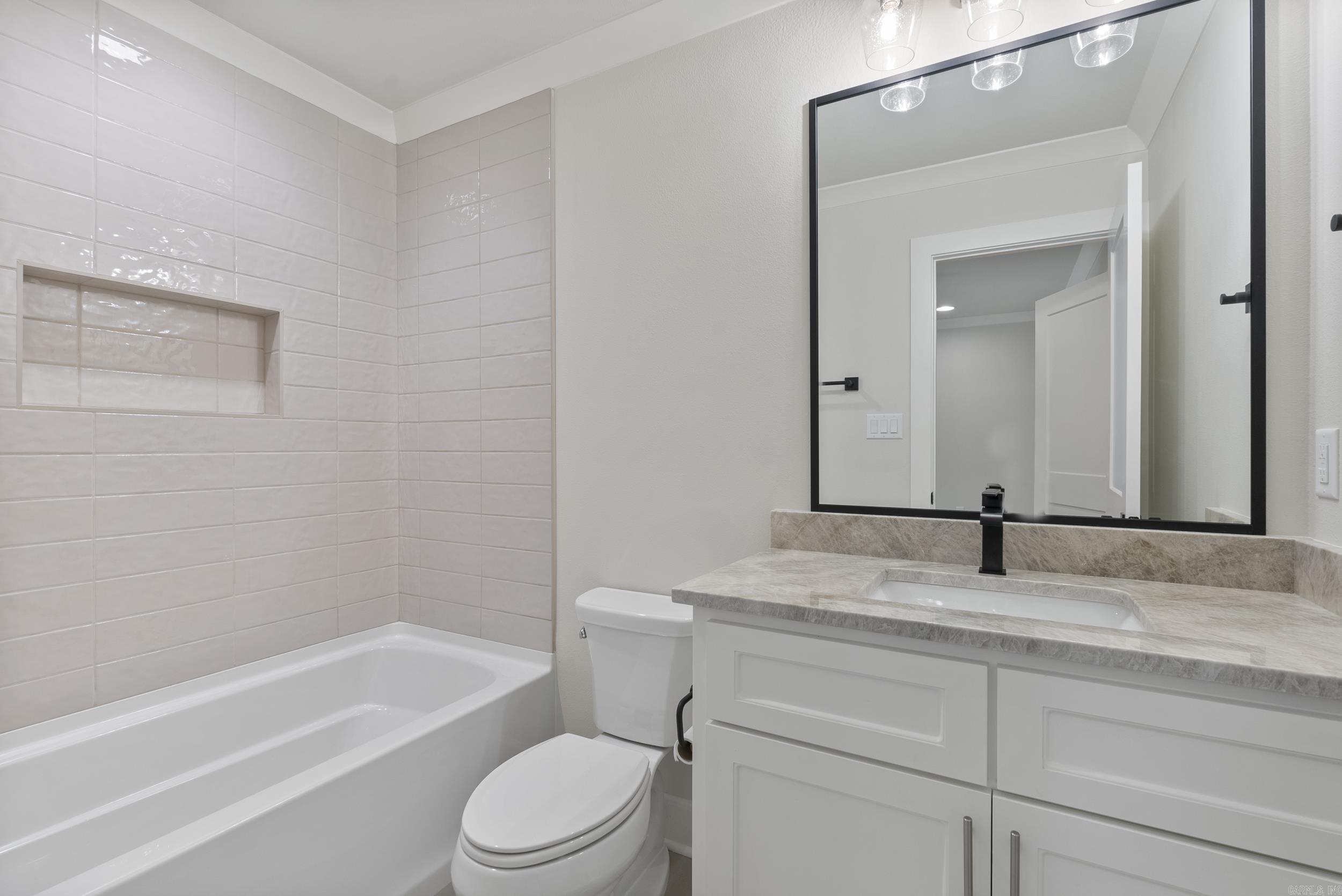 BEAR DEN ESTATES - Residential