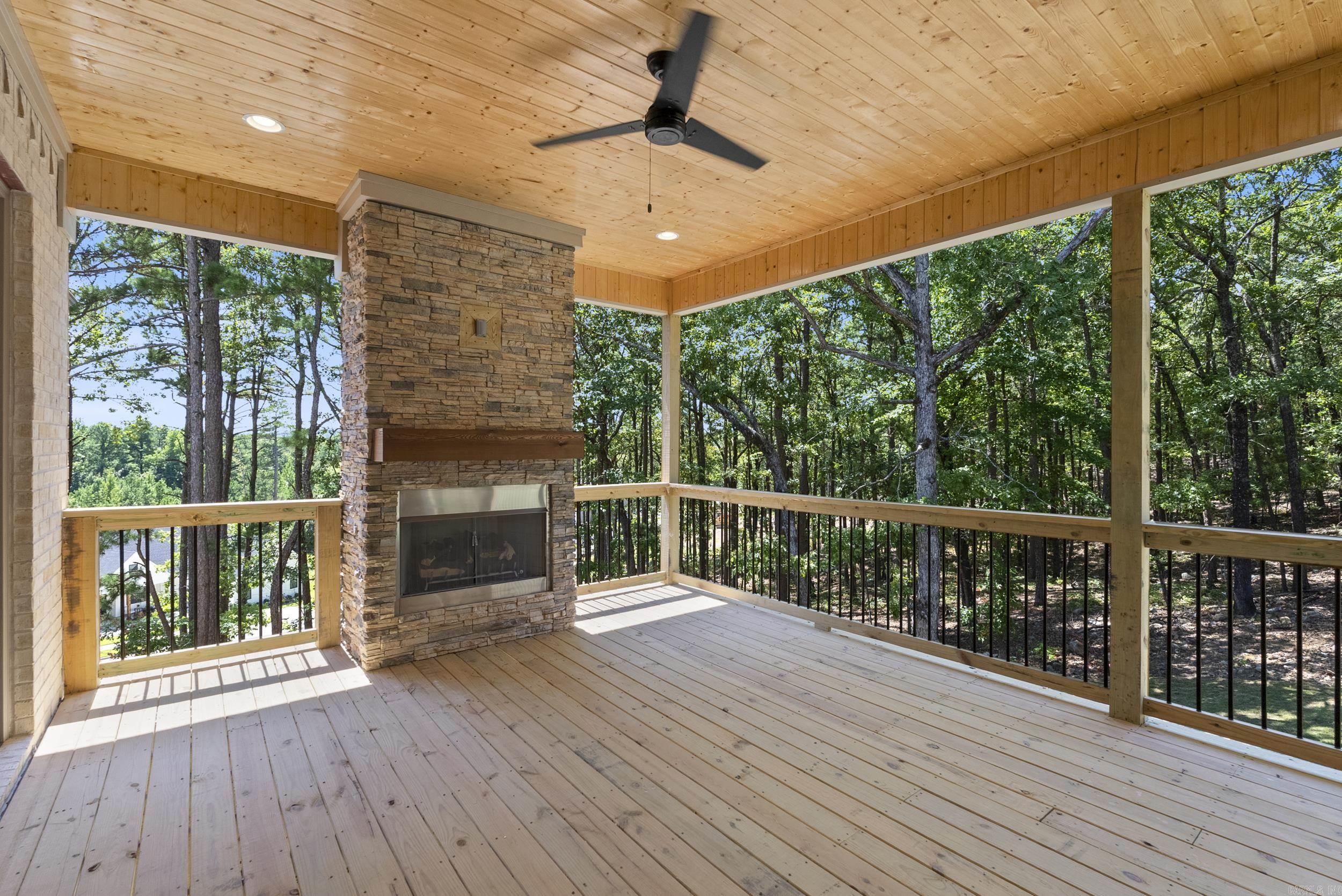 BEAR DEN ESTATES - Residential