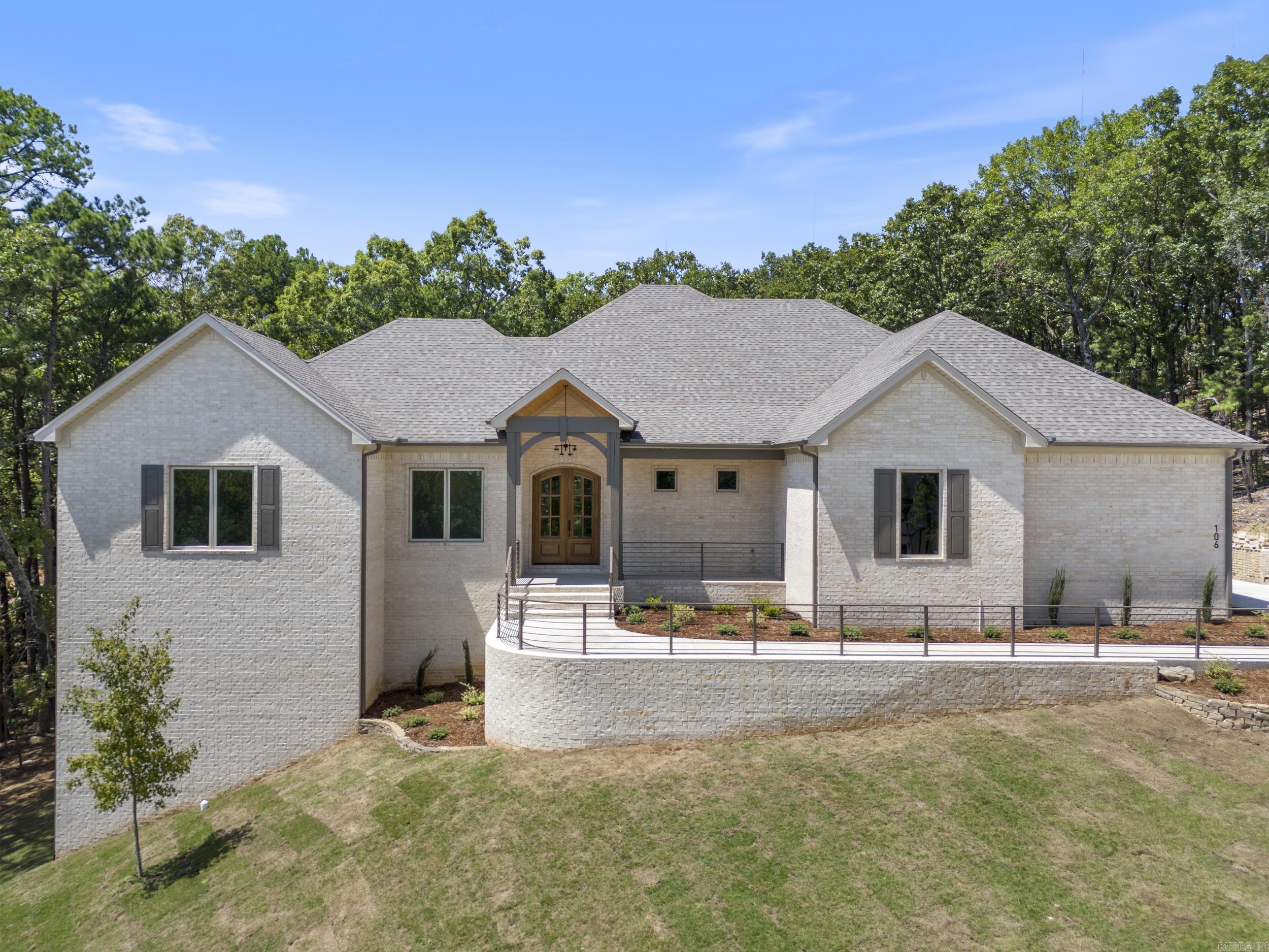 BEAR DEN ESTATES - Residential