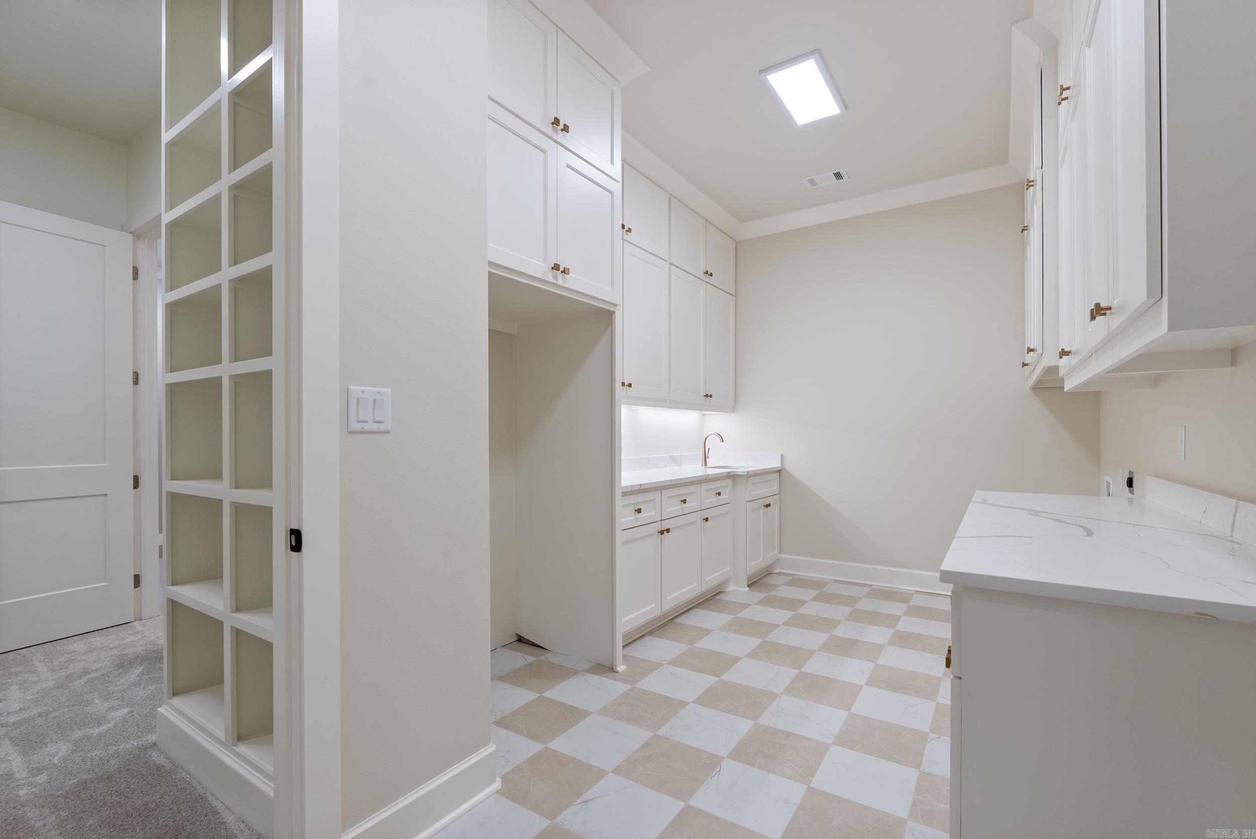 BEAR DEN ESTATES - Residential