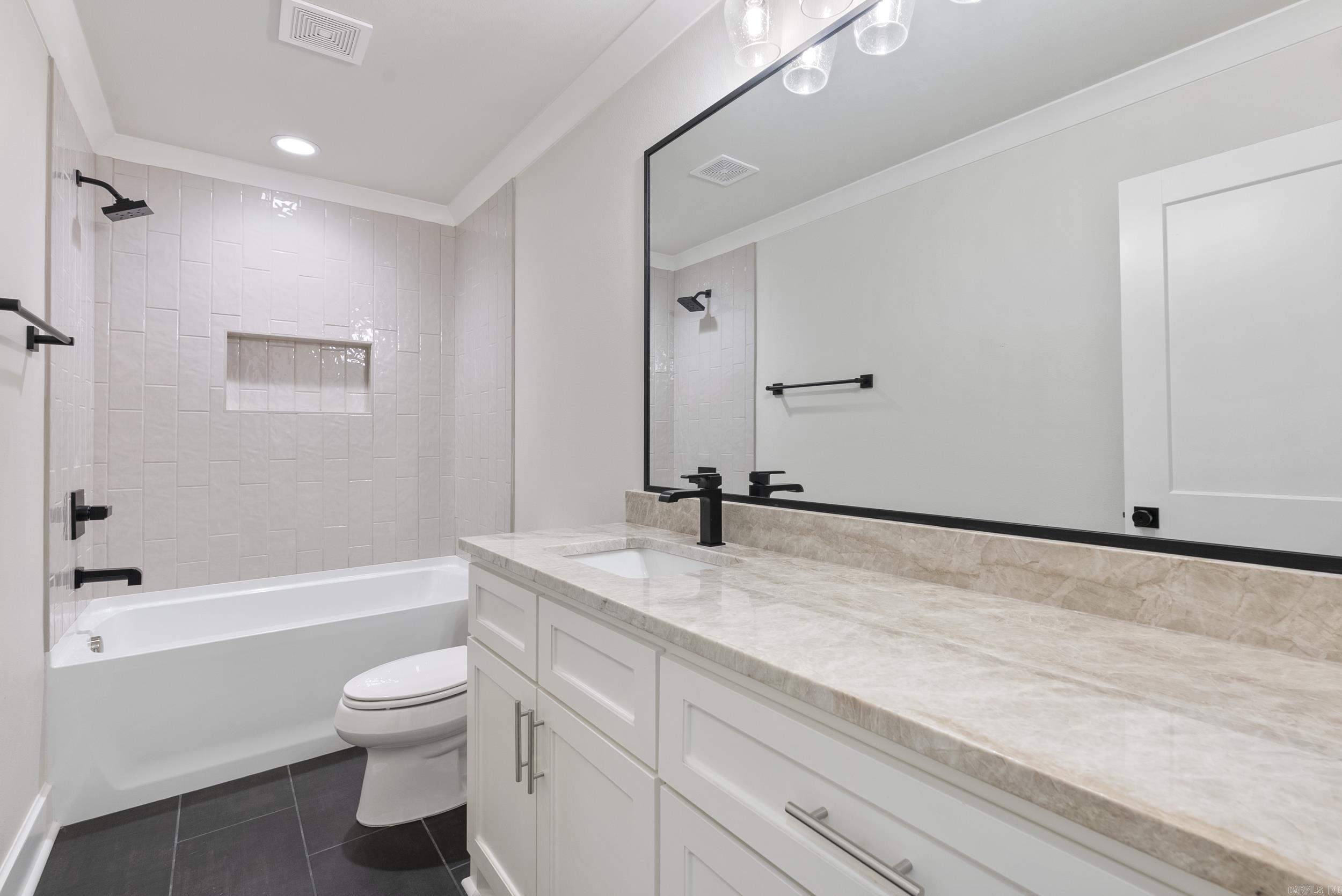BEAR DEN ESTATES - Residential
