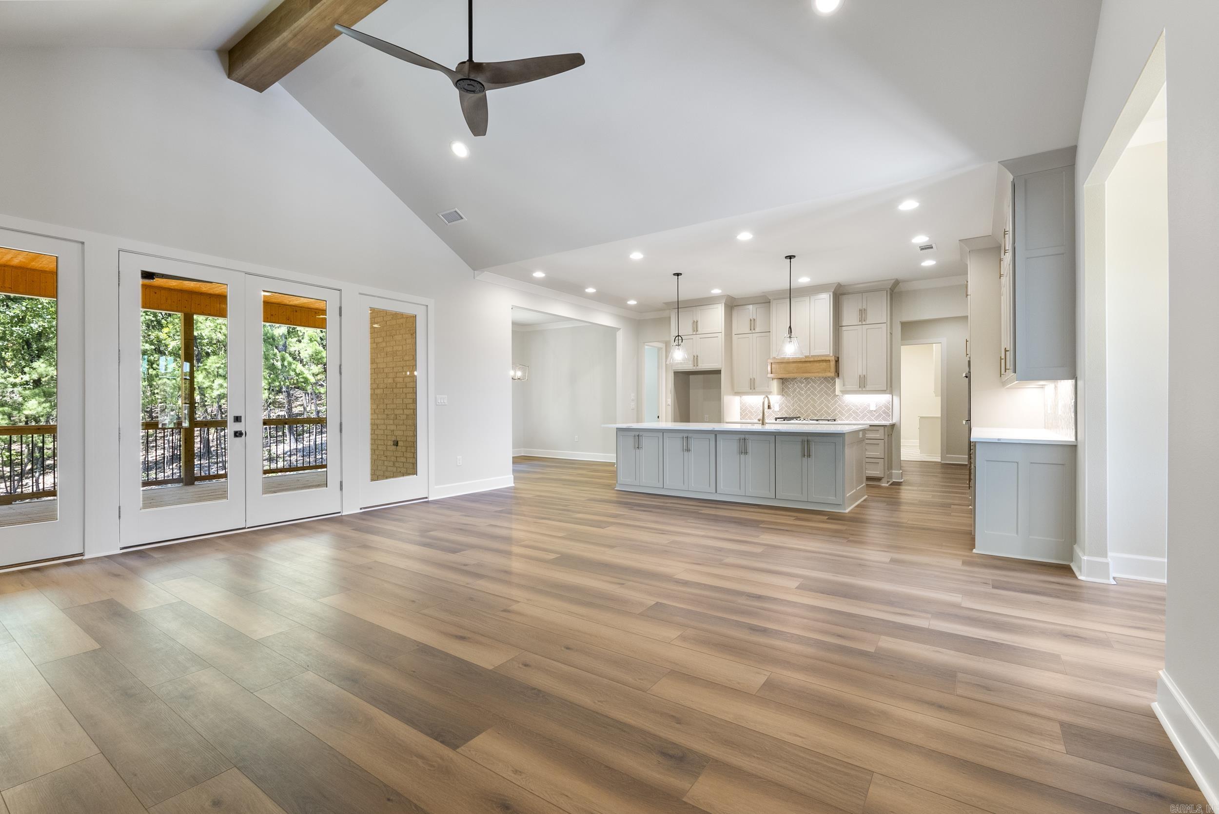 BEAR DEN ESTATES - Residential
