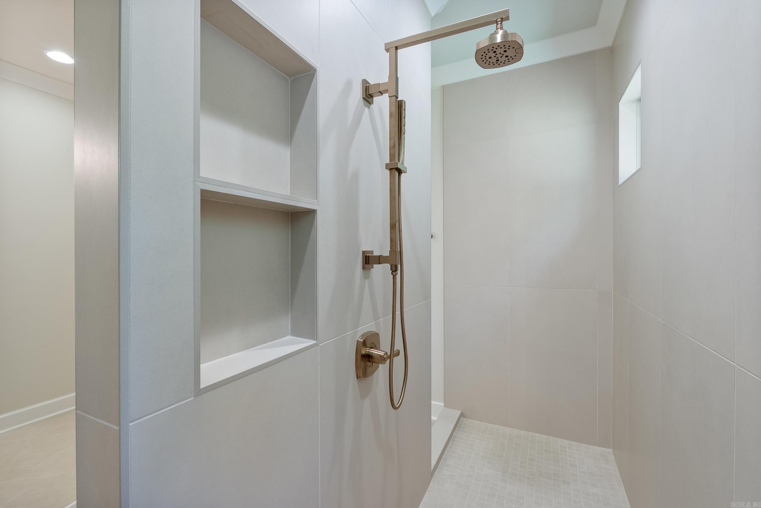 BEAR DEN ESTATES - Residential