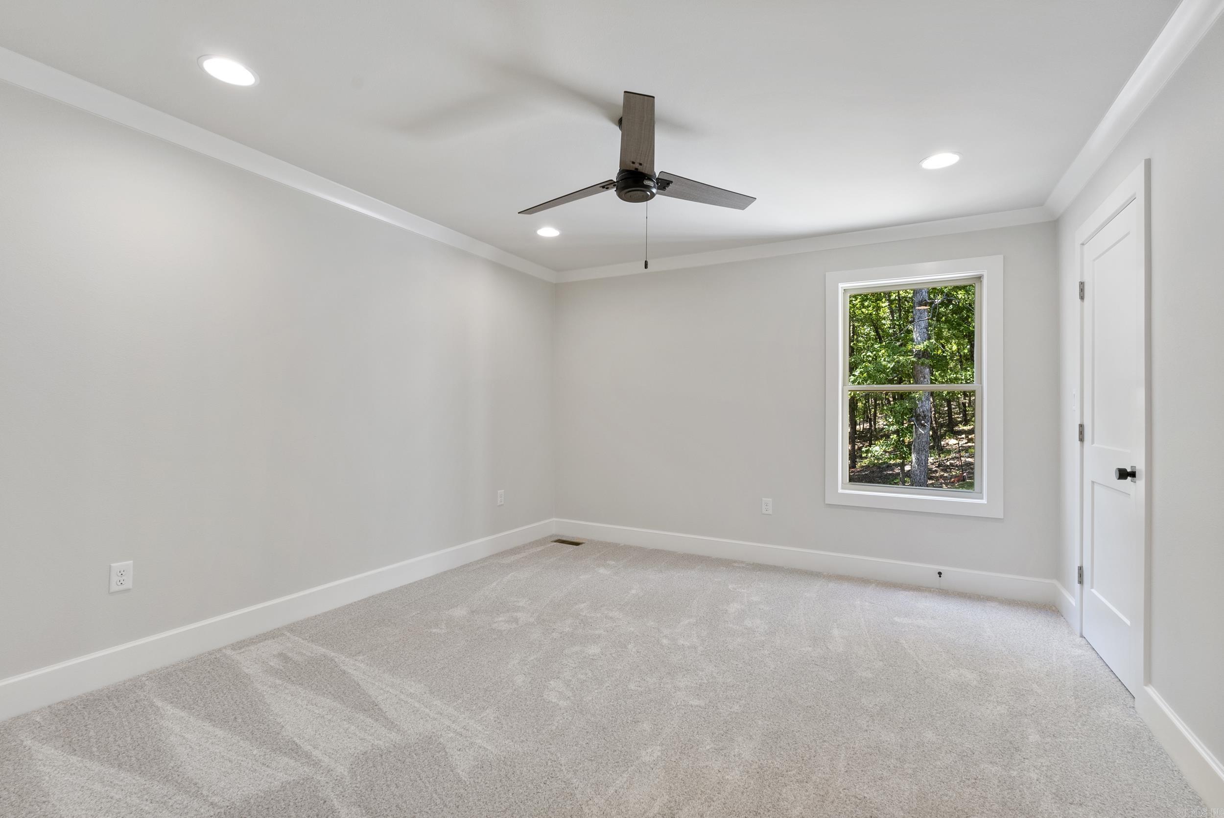 BEAR DEN ESTATES - Residential