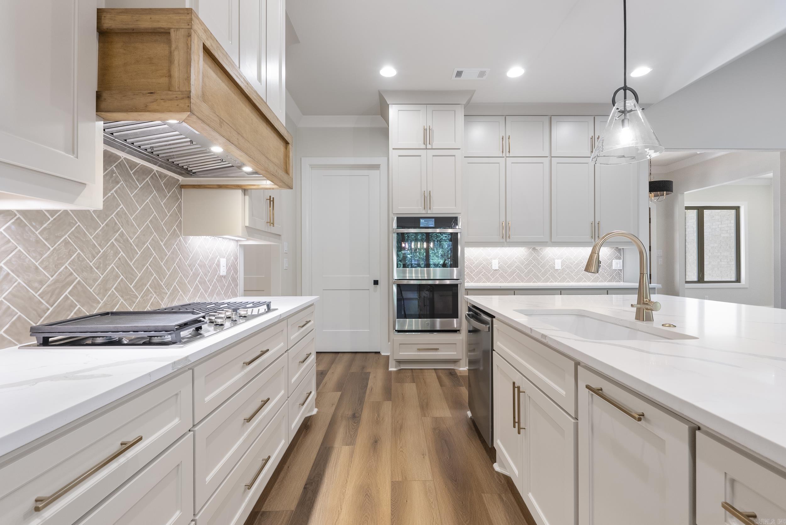 BEAR DEN ESTATES - Residential