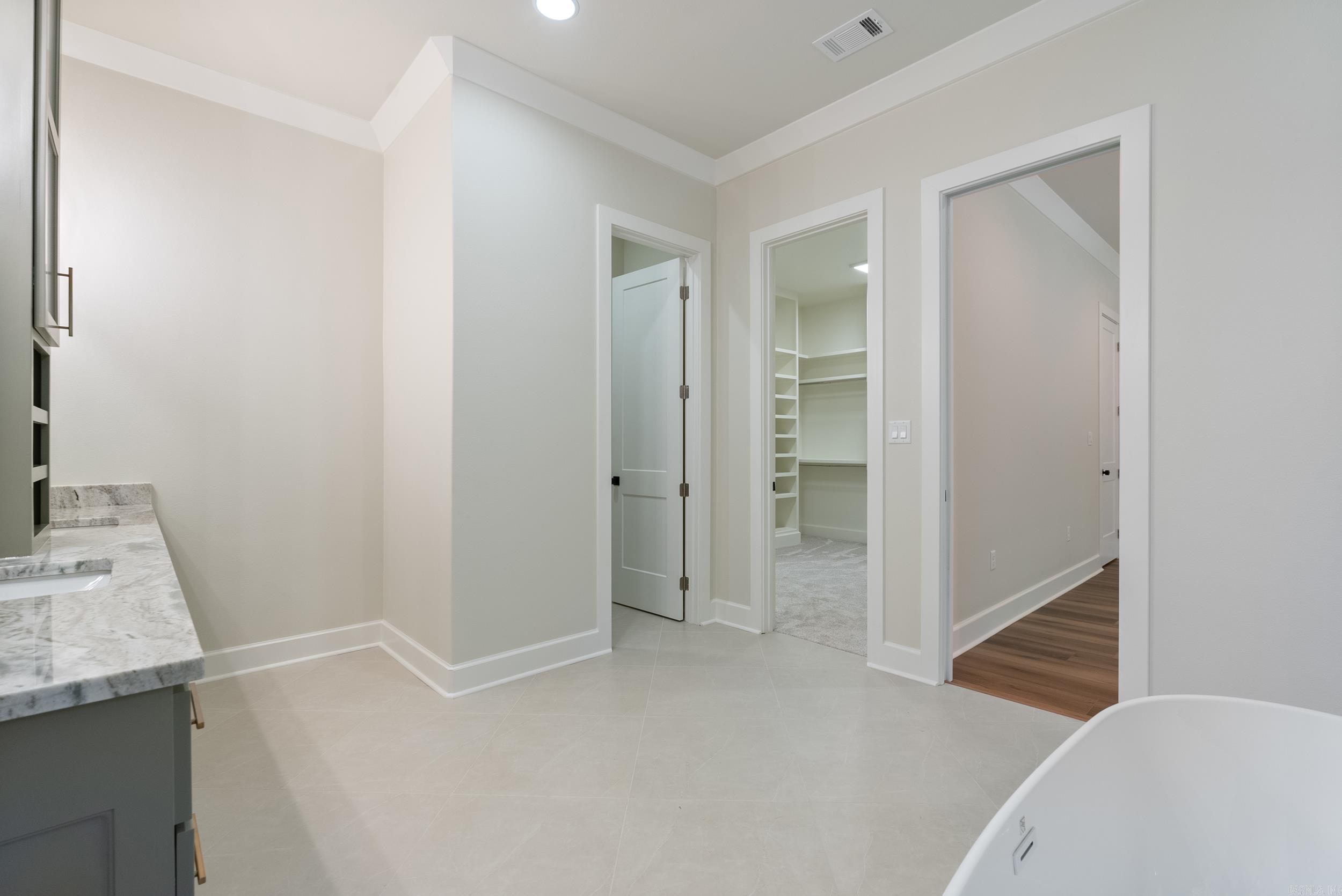 BEAR DEN ESTATES - Residential