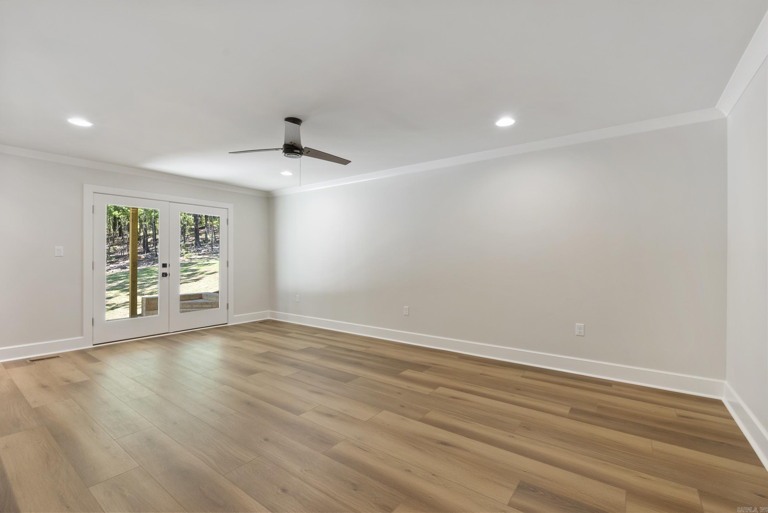 BEAR DEN ESTATES - Residential