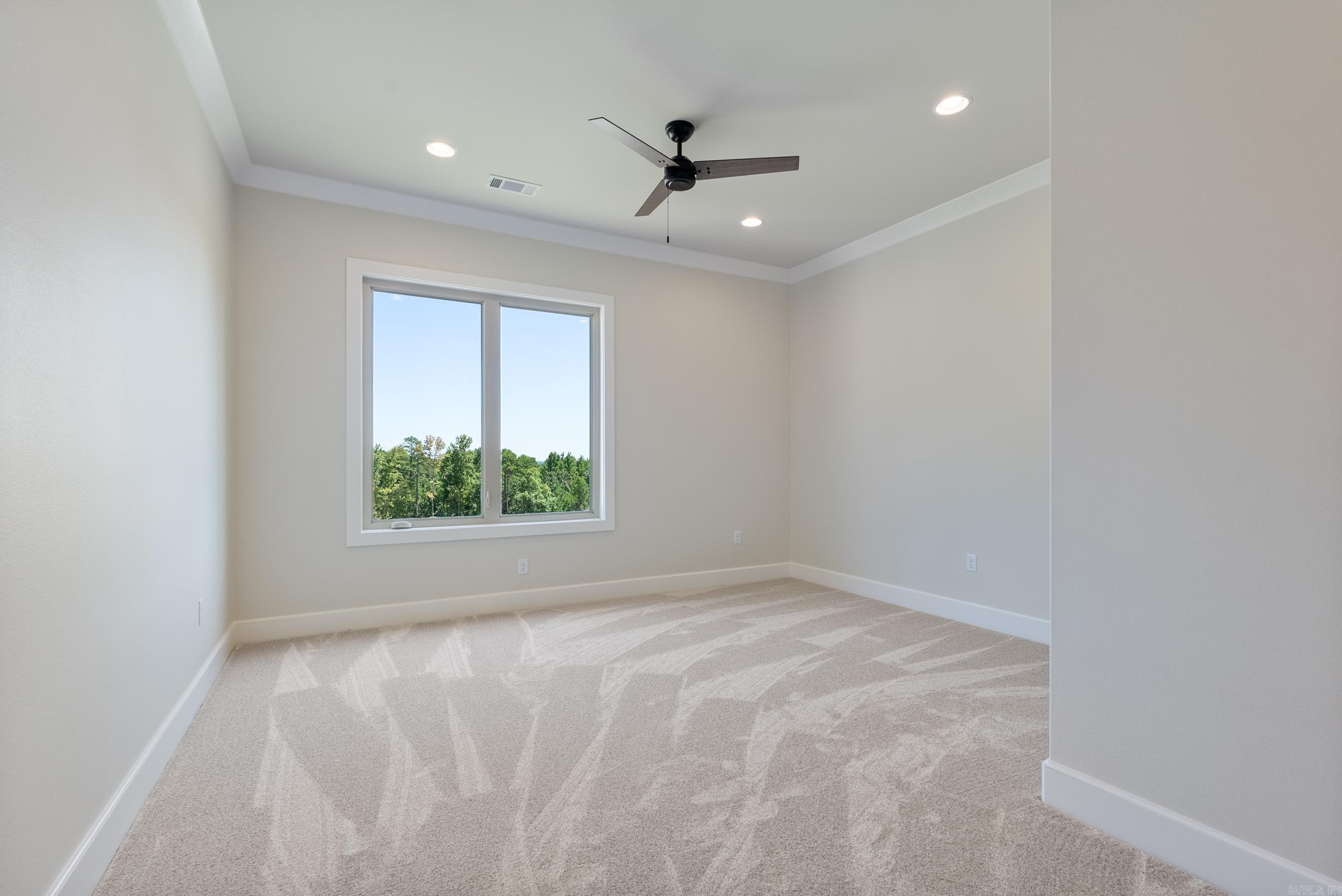 BEAR DEN ESTATES - Residential