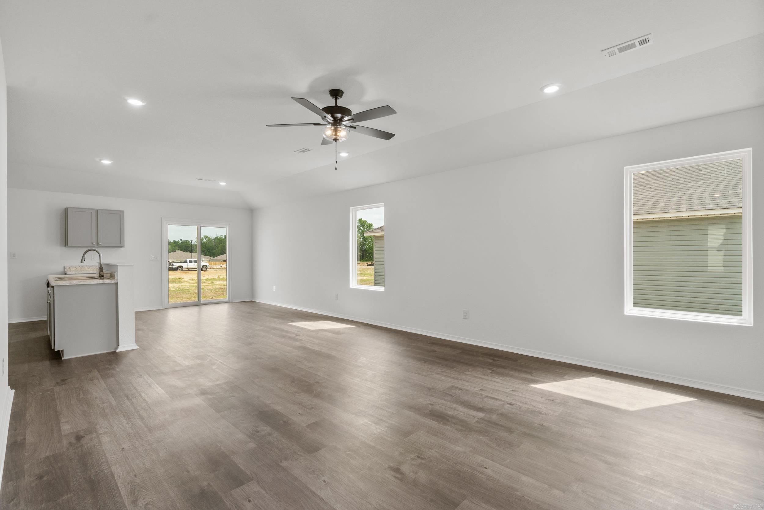 STAGECOACH MEADOWS - Residential