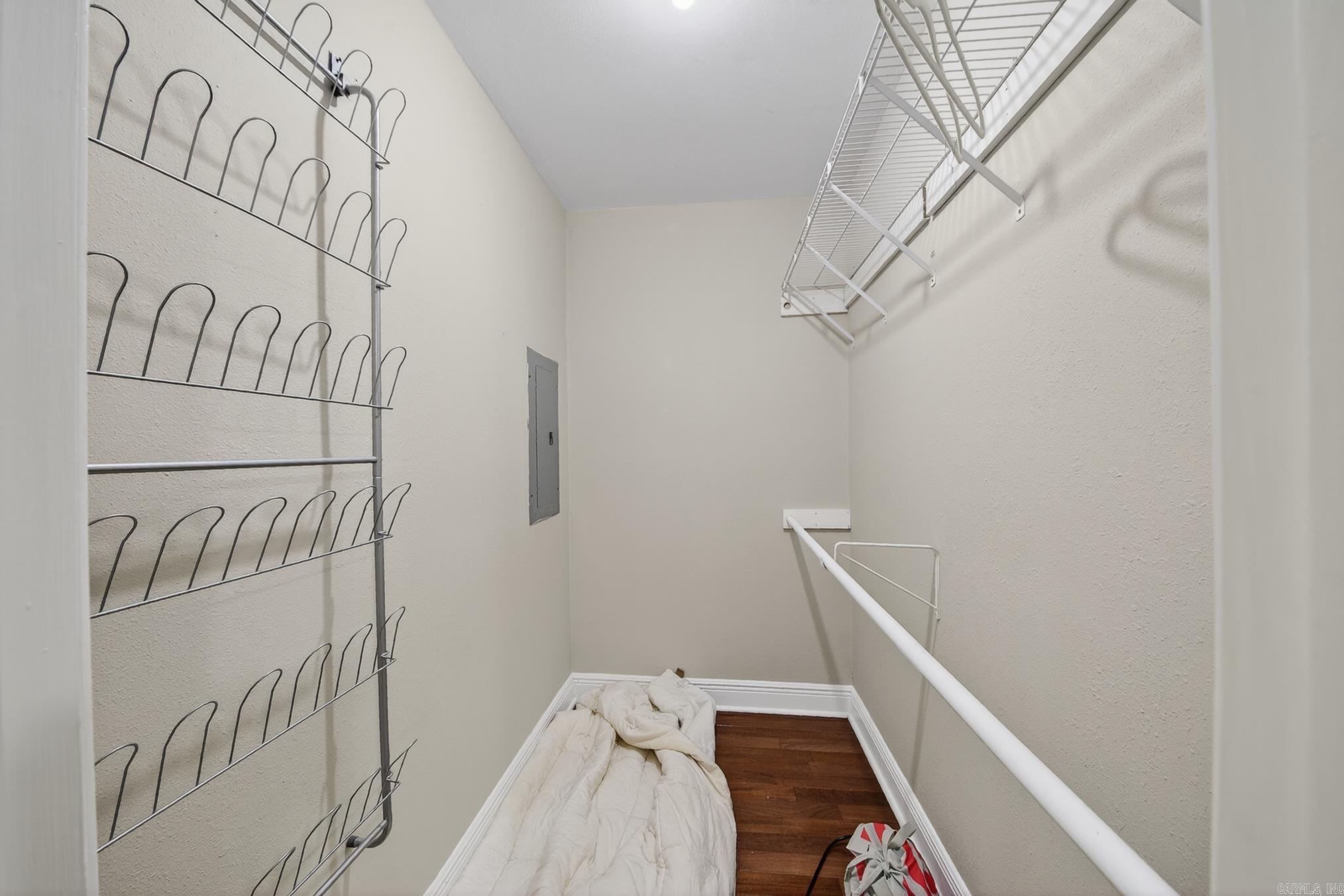 EAST MAIN - Residential
