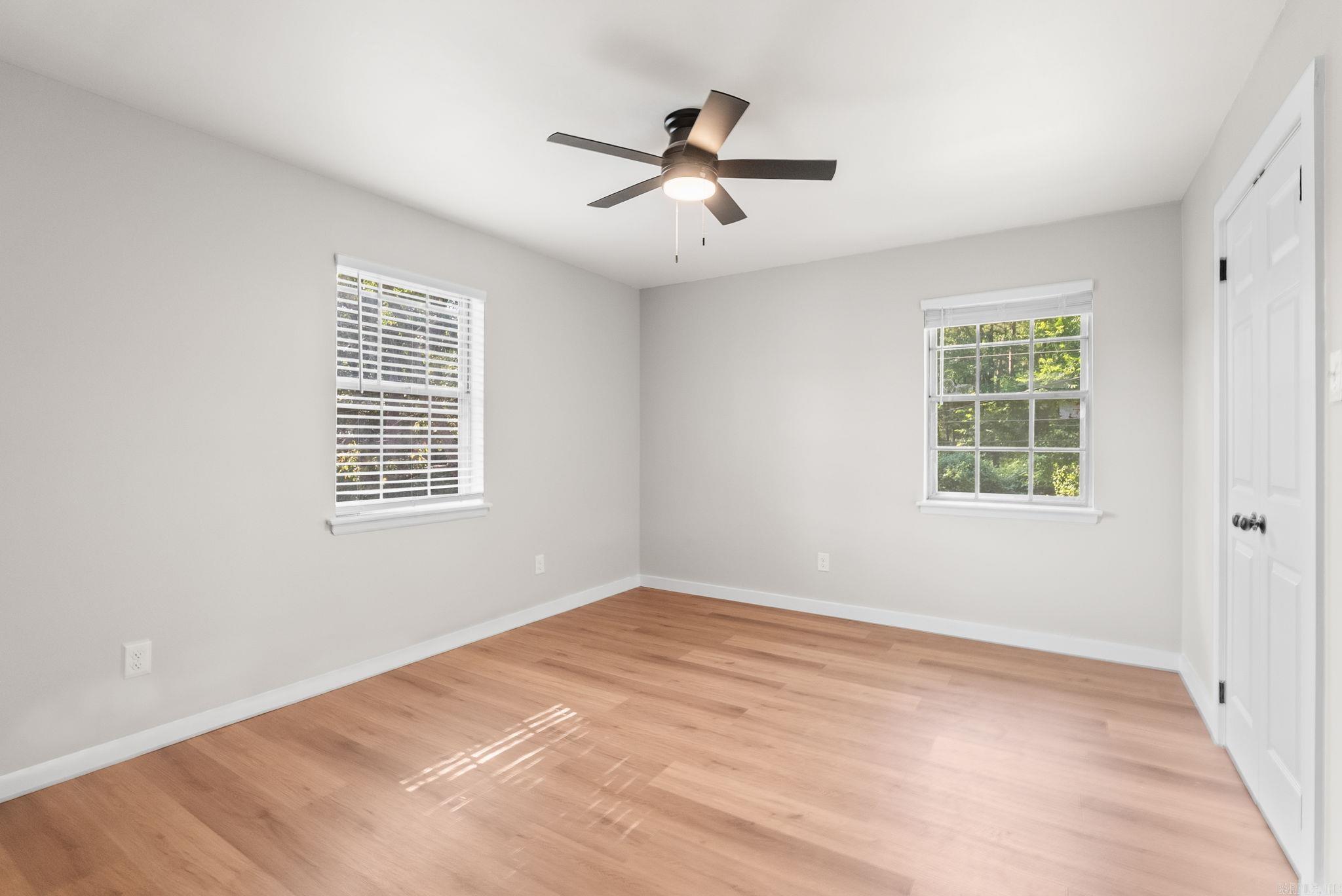TWIN LAKES - Residential