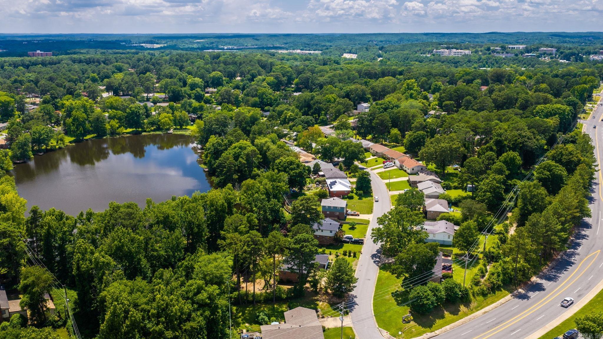 TWIN LAKES - Residential