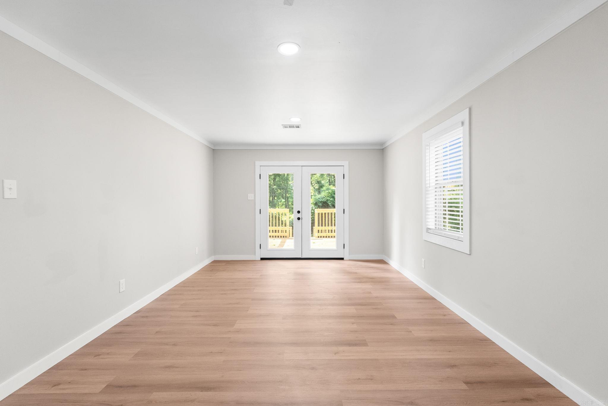 TWIN LAKES - Residential
