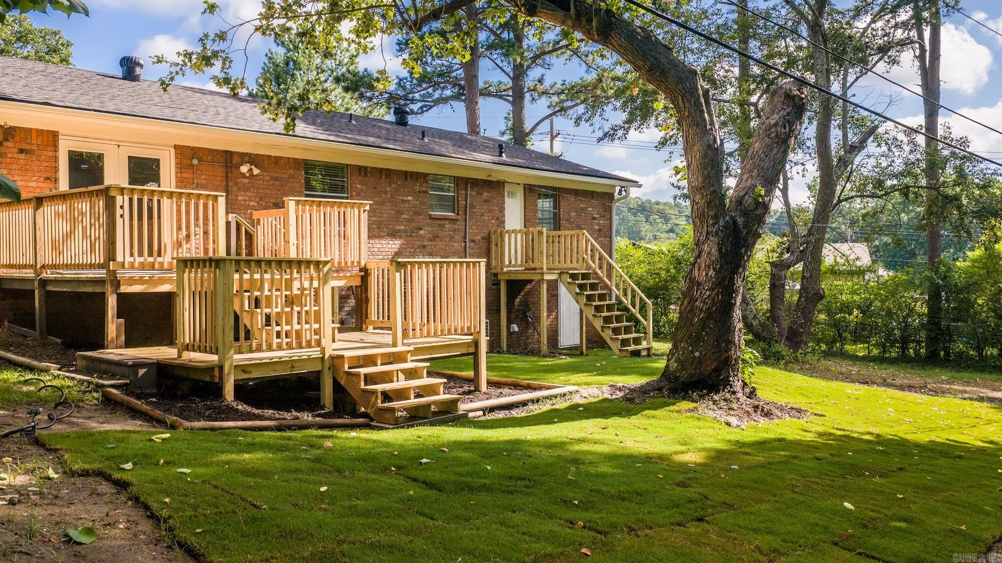 TWIN LAKES - Residential