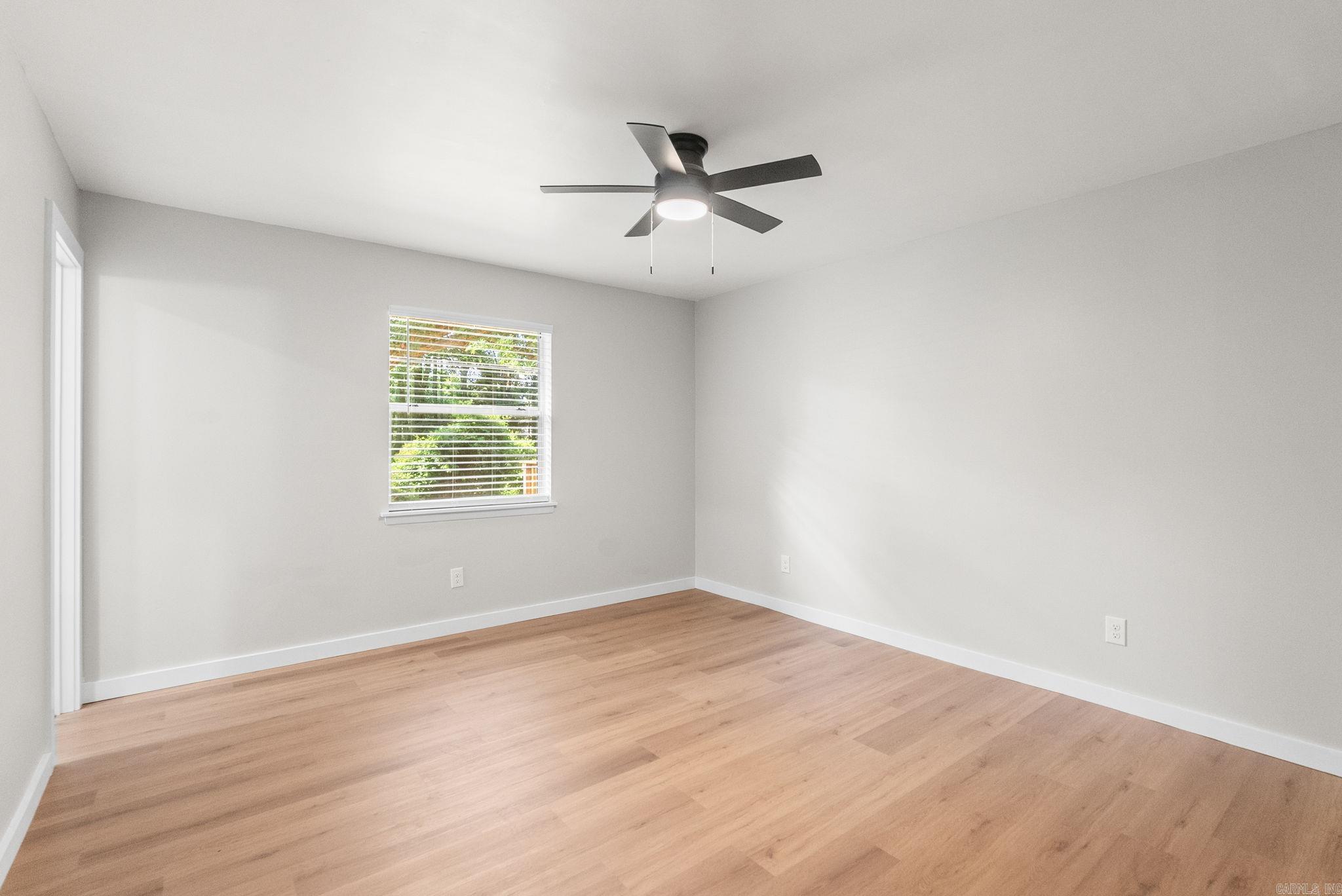TWIN LAKES - Residential