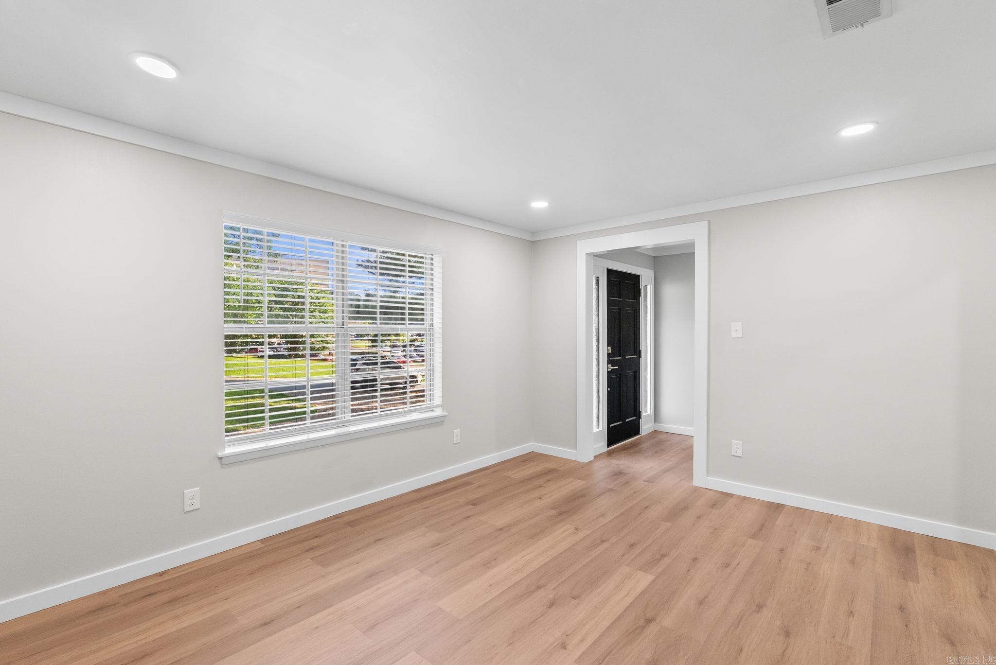 TWIN LAKES - Residential