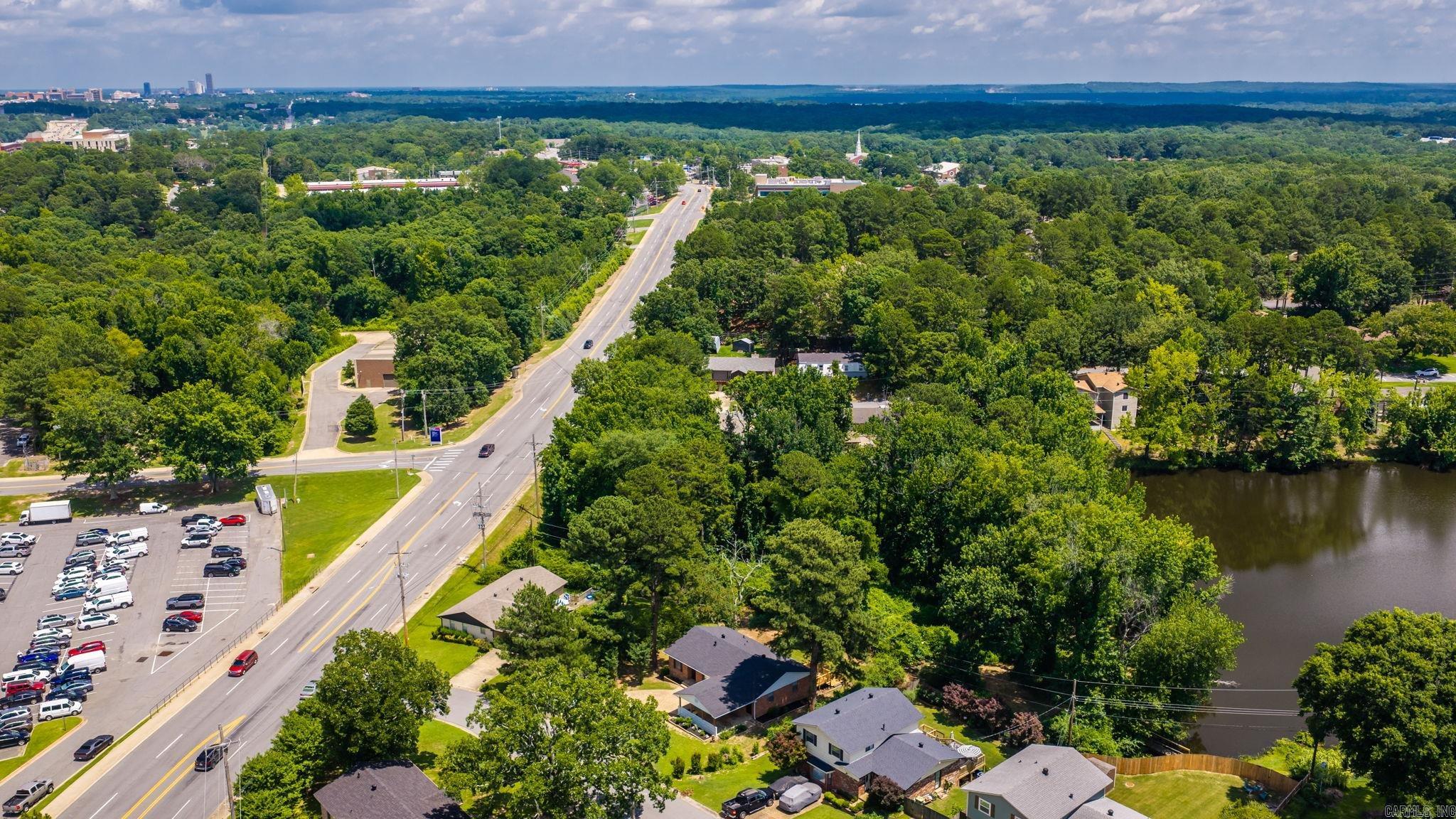TWIN LAKES - Residential