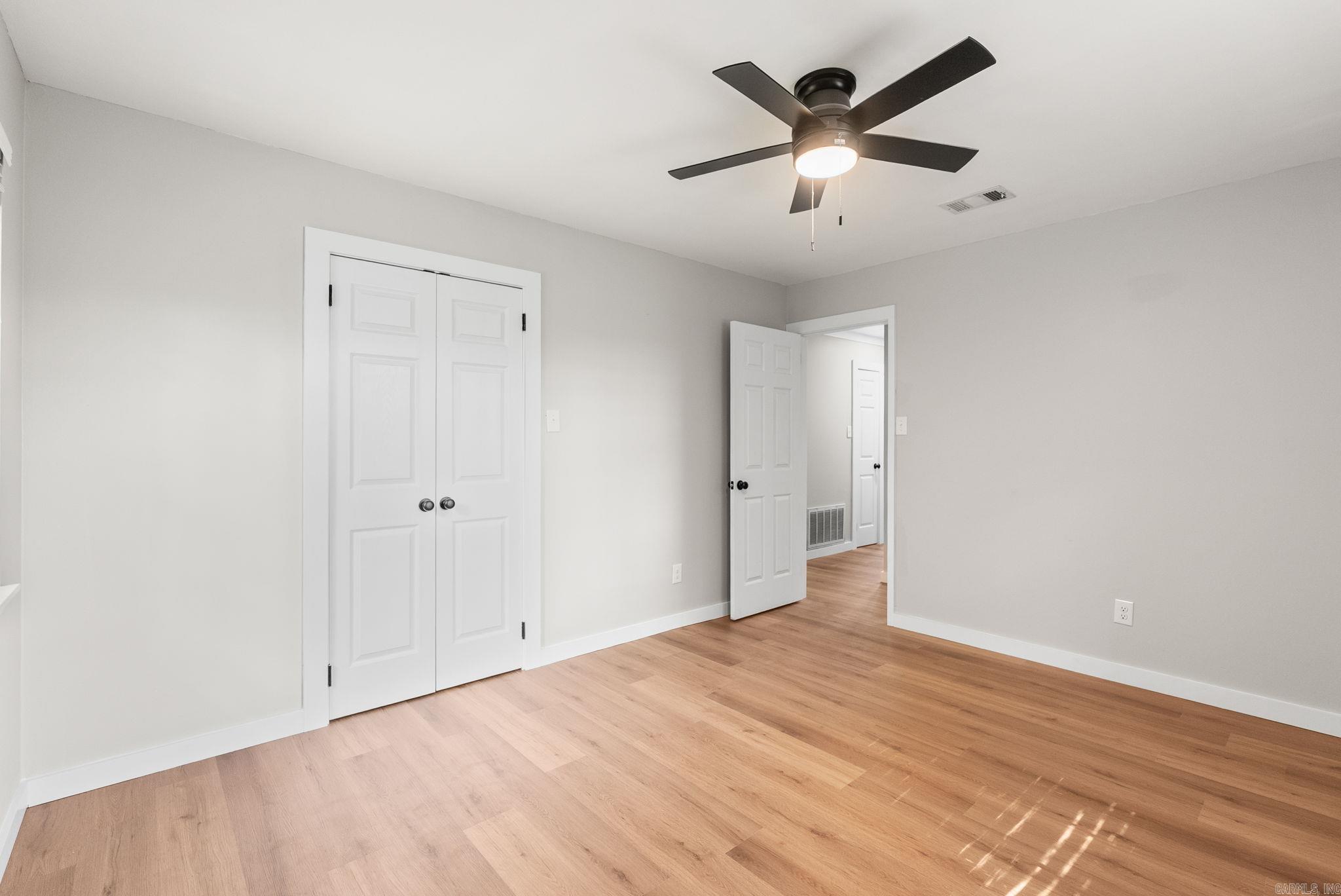 TWIN LAKES - Residential