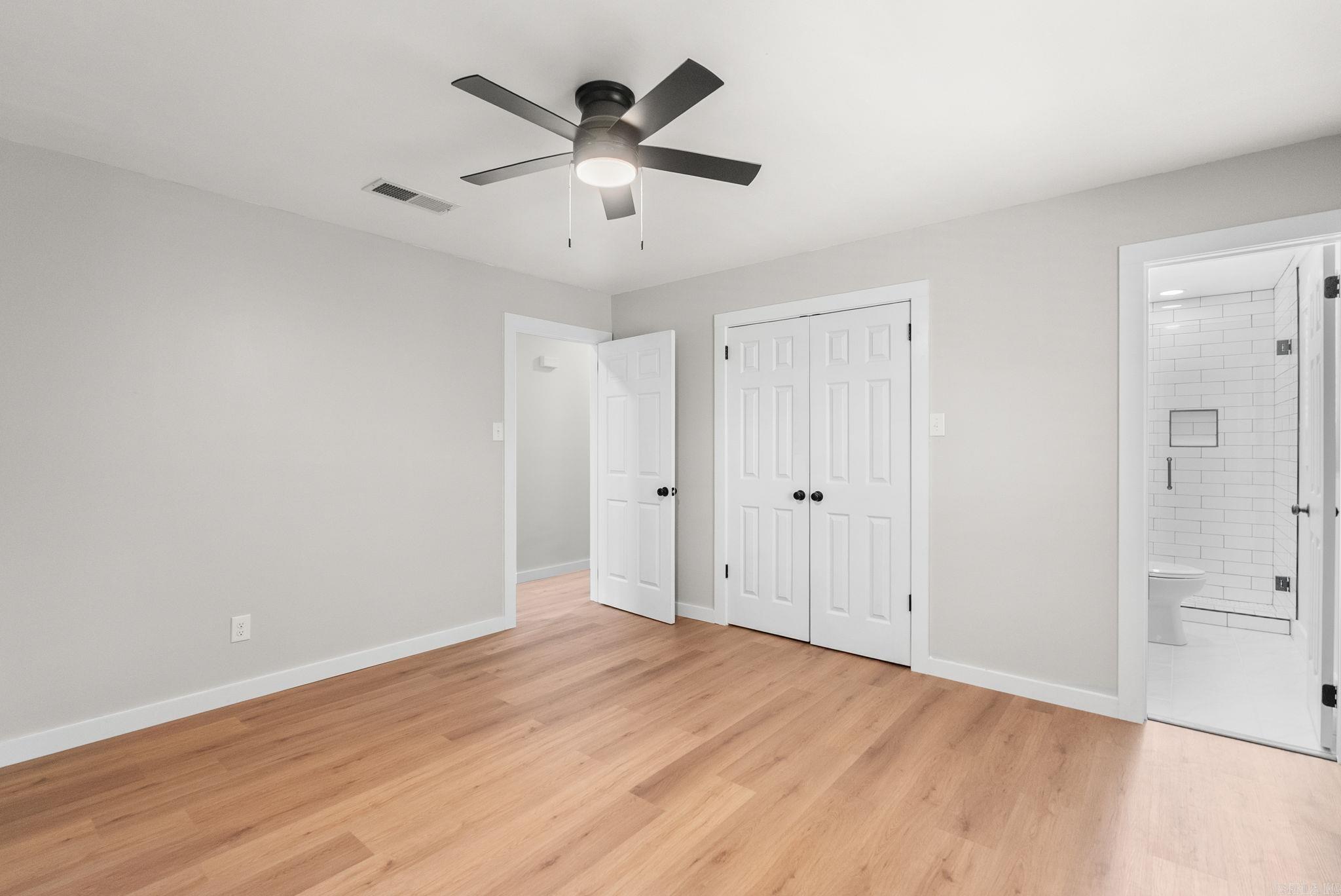 TWIN LAKES - Residential