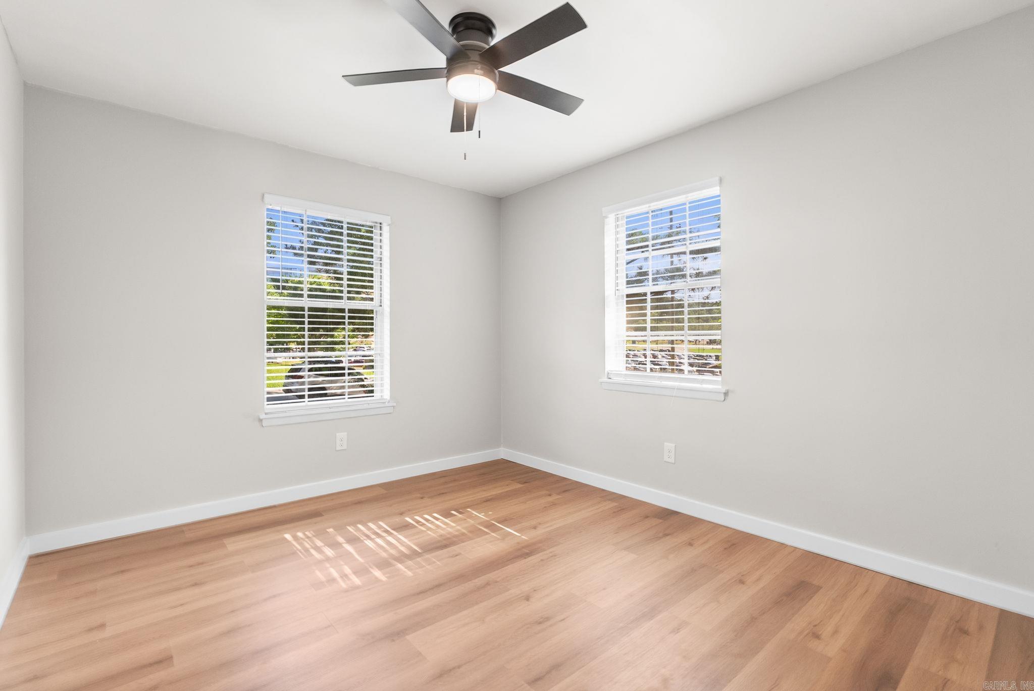 TWIN LAKES - Residential
