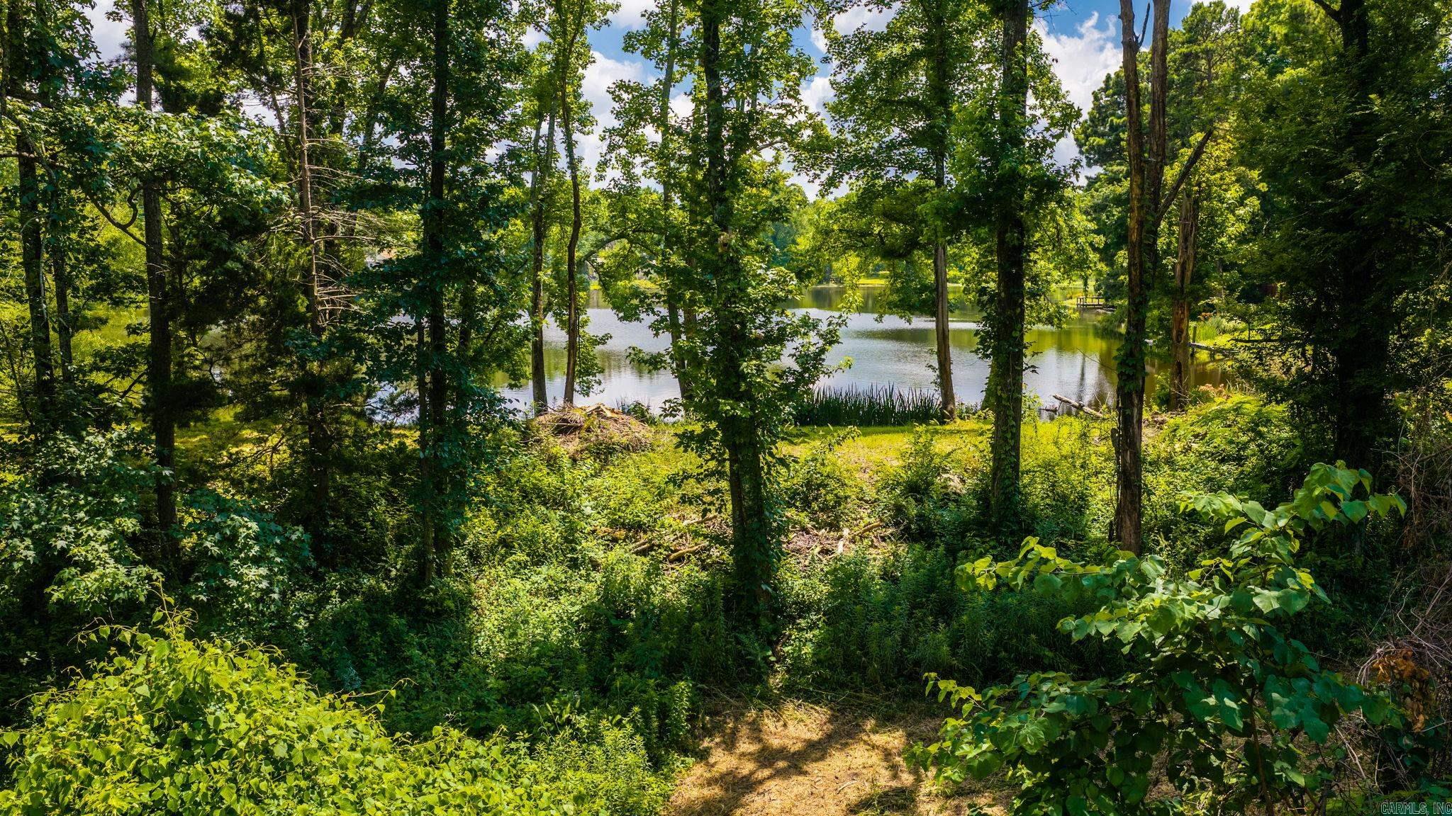 TWIN LAKES - Residential