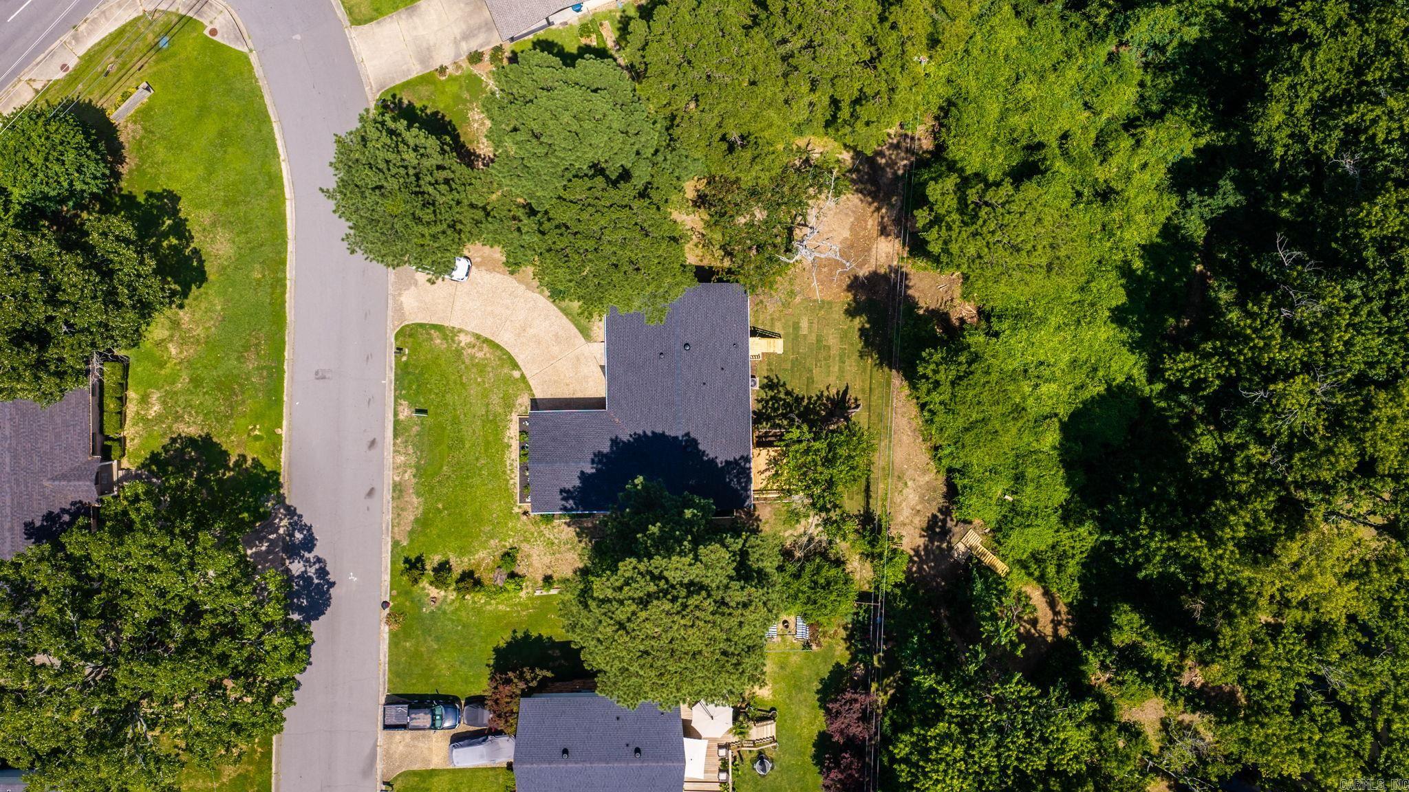 TWIN LAKES - Residential