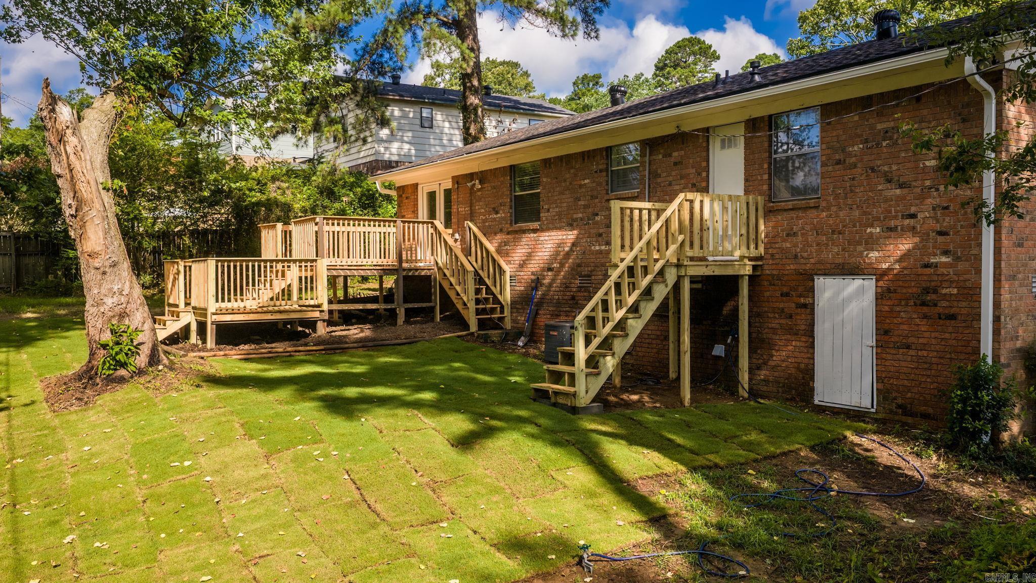 TWIN LAKES - Residential