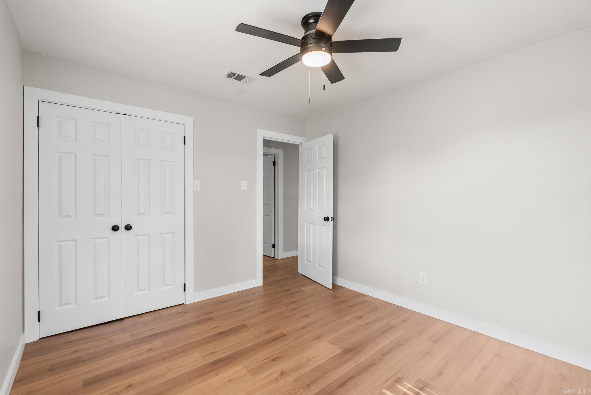 TWIN LAKES - Residential